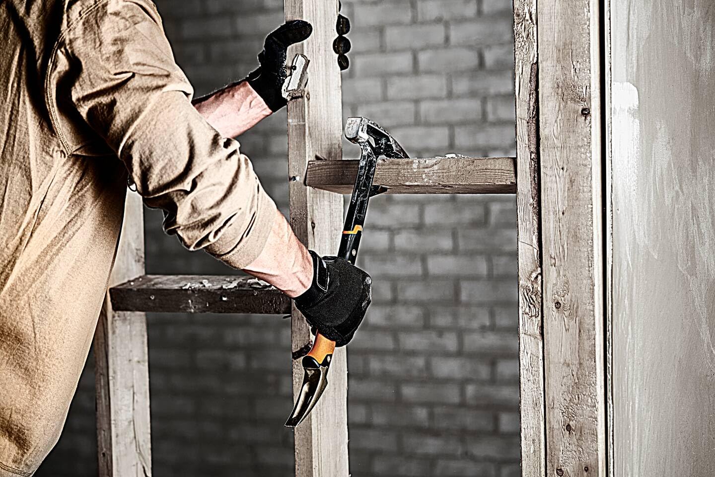 Fiskars Attrezzo di demolizione IsoCore M per diversi lavori di demolizione, Lunghezza: 46,2 cm, Peso: 1,38 kg, Nero/Arancione, 1027220