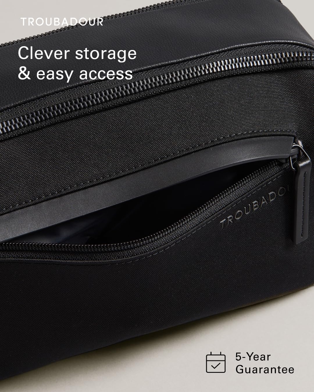 Troubadour Rig Case 2.0 - Organizador tecnológico resistente al agua de alta calidad, compartimentos espaciosos para cables, cargadores y accesorios, duradero y ligero para profesionales en