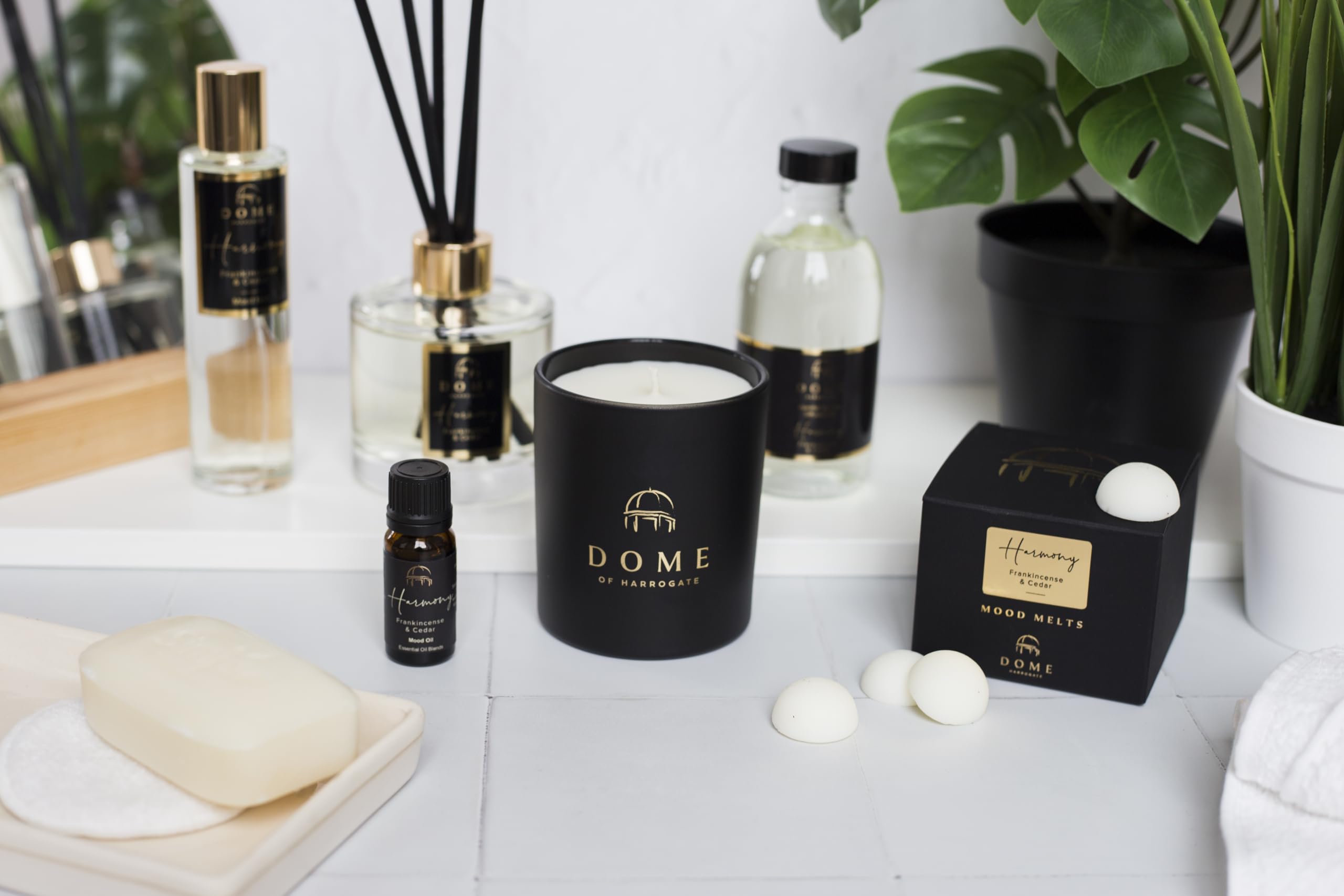 Dome of Harrogate Harmony kolekcja dyfuzorów do cytryny, cedru i kadzideł 200 ml