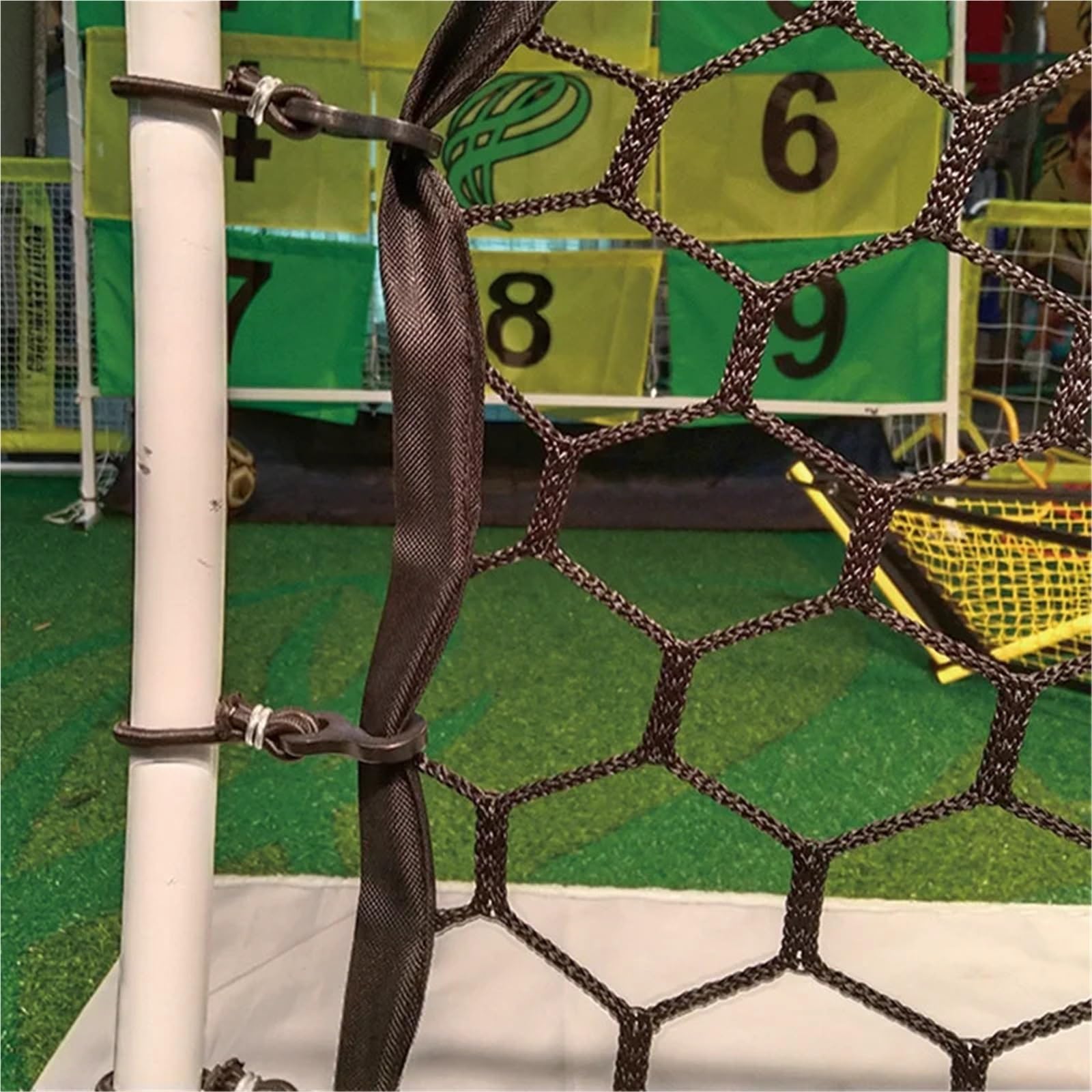 Attrezzatura da allenamento for calcio con reti da rimbalzo
