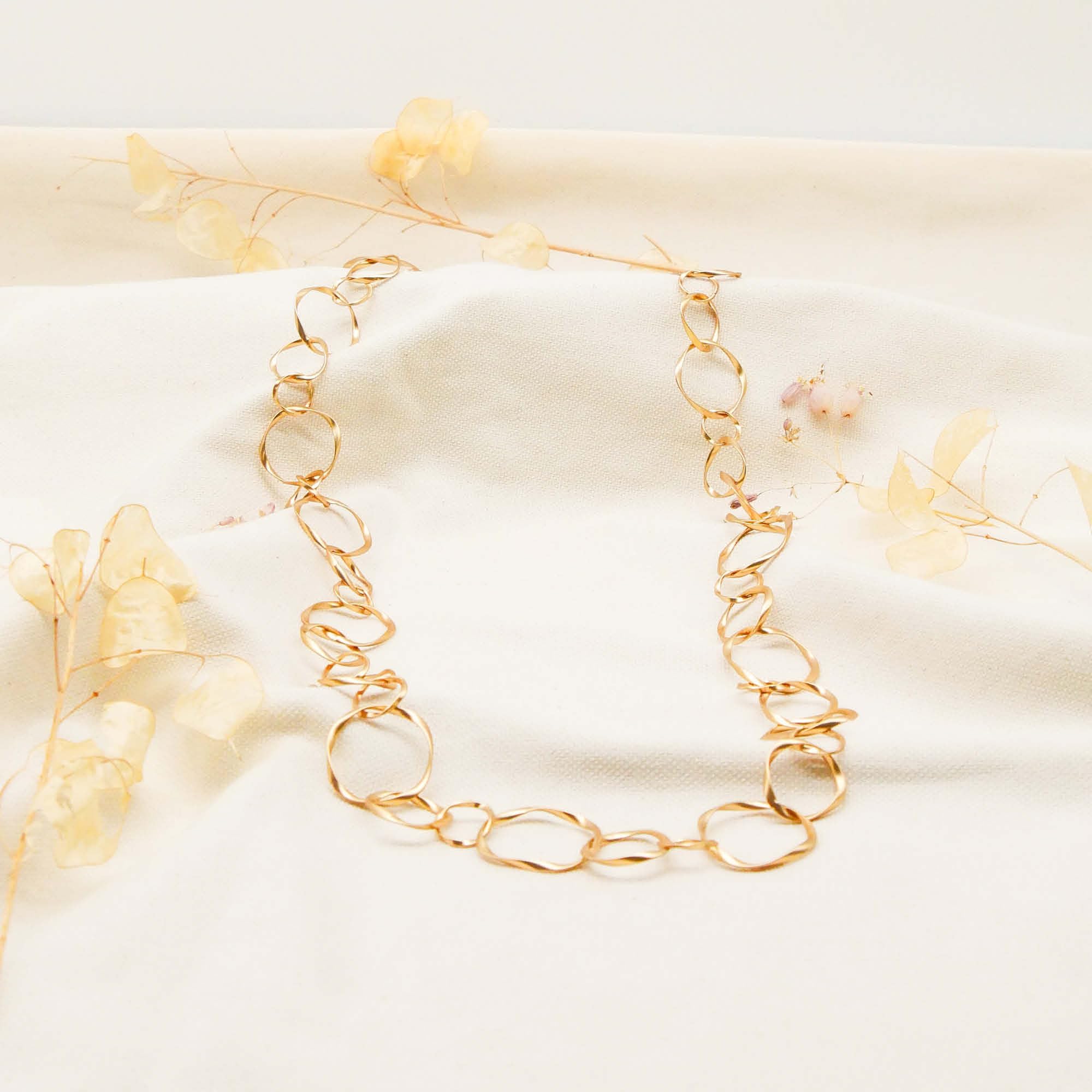 Goldkette Damen Statement Gliederkette 110 cm ohne Anhänger | Metall Halskette aus Messing Gold Kette Damenkette lang Halsketten für Frauen lange Modeschmuckketten mit Ringen Y2K