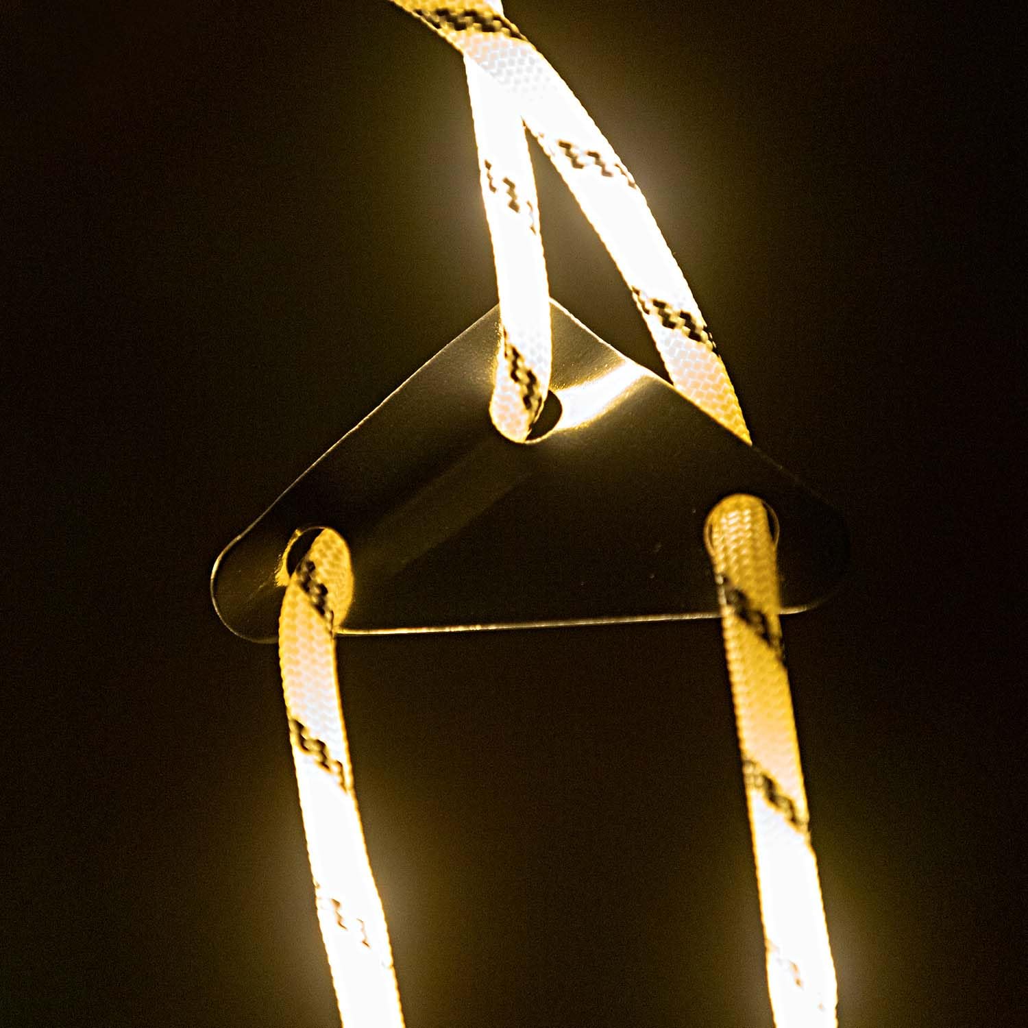 Sunnyside® - LEUCHTTAU WARMWEIß 6m – LED Abspannseil mit Dimmer, USB-C, bis 150kg belastbar – wetterfestes Campinglicht für Markise, Vorzelt & Wohnmobil