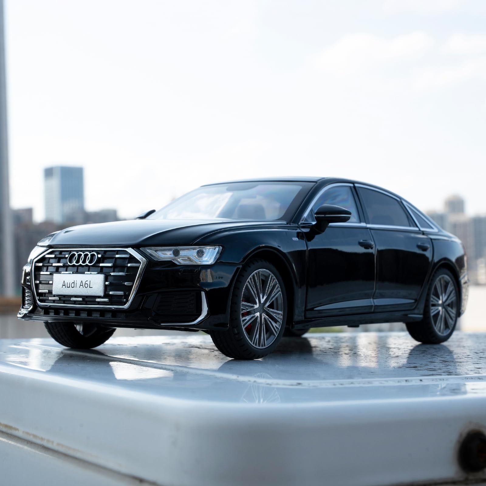 アウディ A6L 1/18 ブラック 1/18 アウディ A6L ブラック - メルカリ