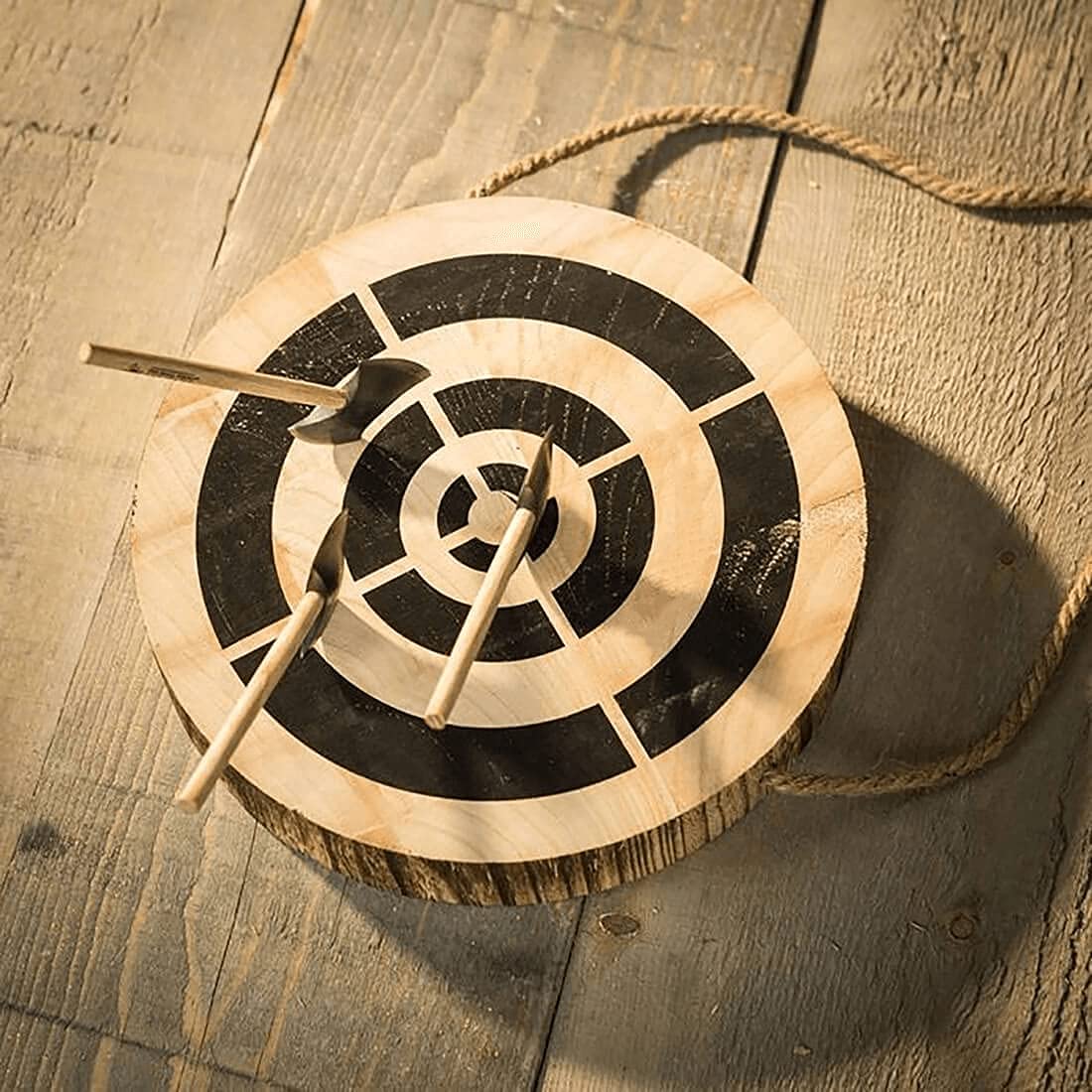 Set di gioco con ascia e frisbee in legno e 3 piccole botte, giocattolo per freccette e ascia frisbee, gioco per gioco per interni ed esterni, interessante gioco emozionante