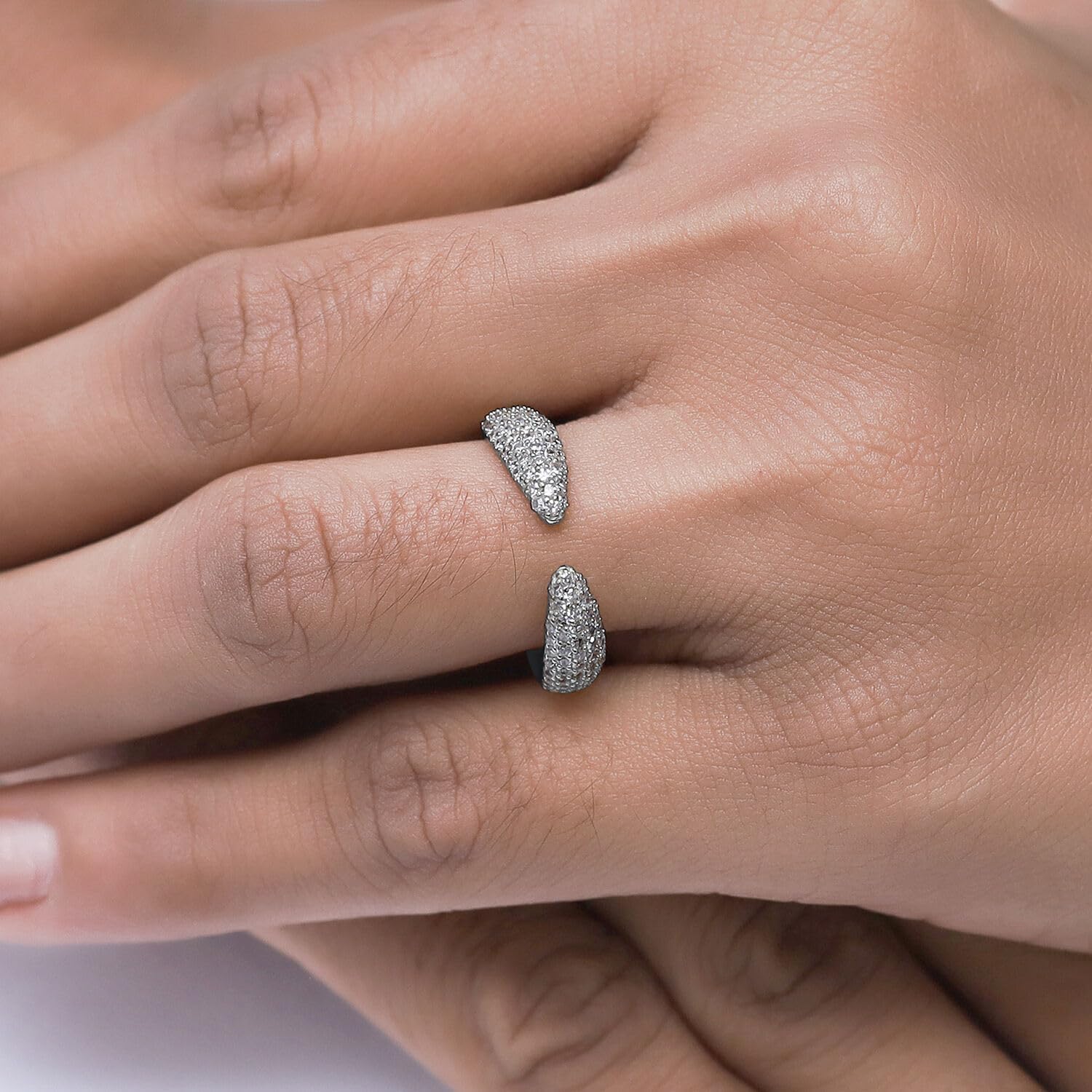 SAVEARTH DIAMONDS Round Cut Lab Created Moissanite & Lab Grown Diamond Open Claw Micro Pave Ring For Women in 925 Sterling Silver,10K or 14K Solid Gold (0.50 Cttw)