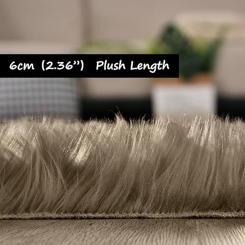 Miniatura 58 de Goolela Alfombra de piel sintética blanca de 2 x 6 pies, alfombra rectangular de piel de oveja sintética para dormitorio, mullida y mullida Blanco