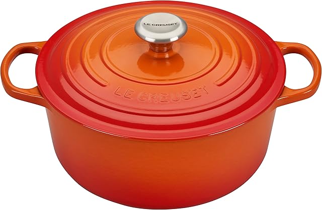 Le Creuset Signature żeliwne naczynie do pieczenia z pokrywką, Ø 26 cm, okrągłe, nadaje się do wszystkich rodzajów kuchenek i kuchenek indukcyjnych, pojemność: 5,3 l, 5,135 kg, kolor czerwony