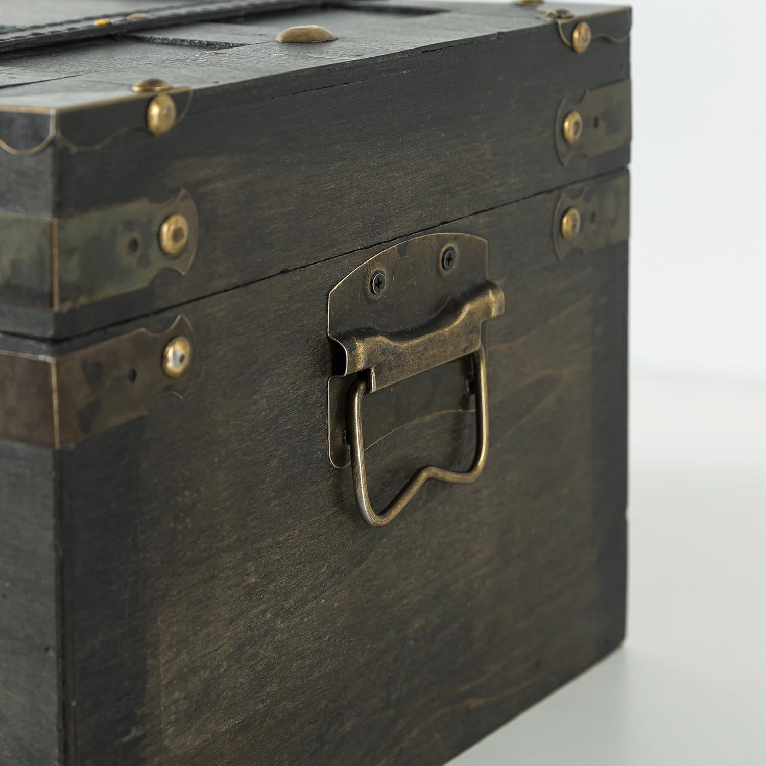 SLPR Alexander Wooden Boxes with Hinged Lids - Set of 2, Decorative Trunks for Storage and Home Decor, Antique Wood Treasure Chests for Keepsakes