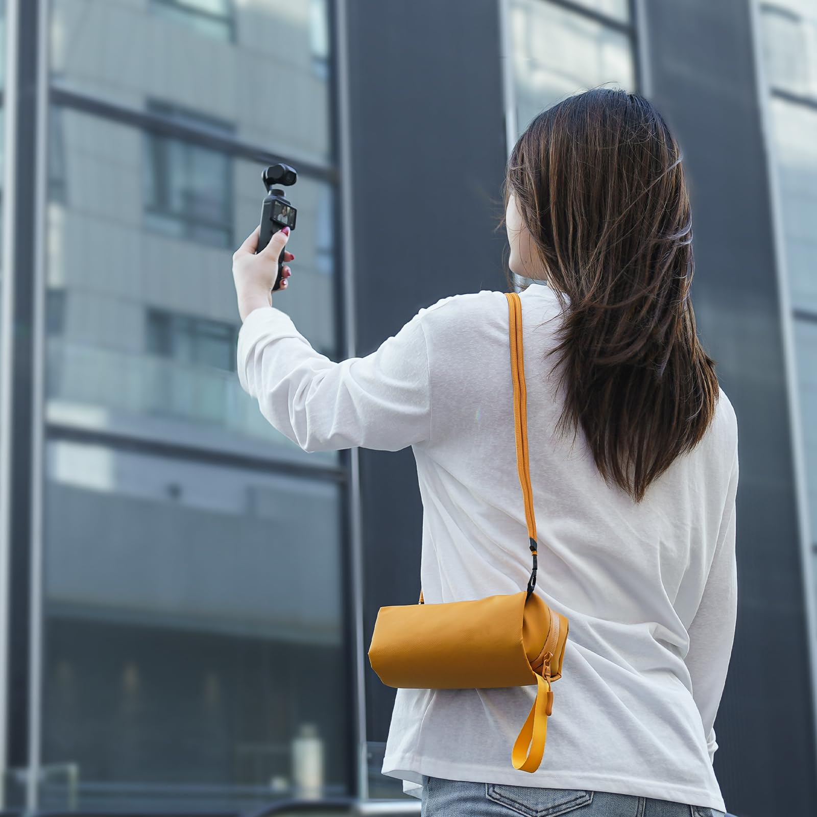 Sac à Bandoulière pour Caméra d'action Sac de Rangement pour Insta360 X5/X4/GO 3S/Ace Pro2 Etui pour Gopro 13/12/11 Sac pour DJI Osmo 360 Action 5Pro/4/3/Pocket 3 Accessoires (Jaune)