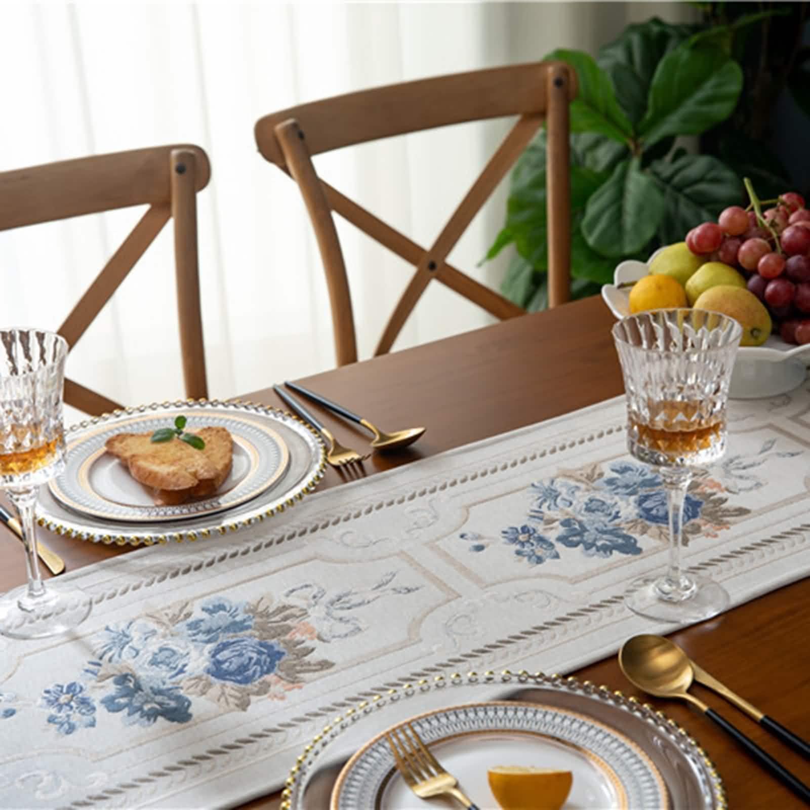 Tischläufer Boho Weiß, Tischdeko Festlich 33x220CM Gestickte Blume Chenille Table Runner Wohnzimmer Küche Geburtstage Hochzeiten