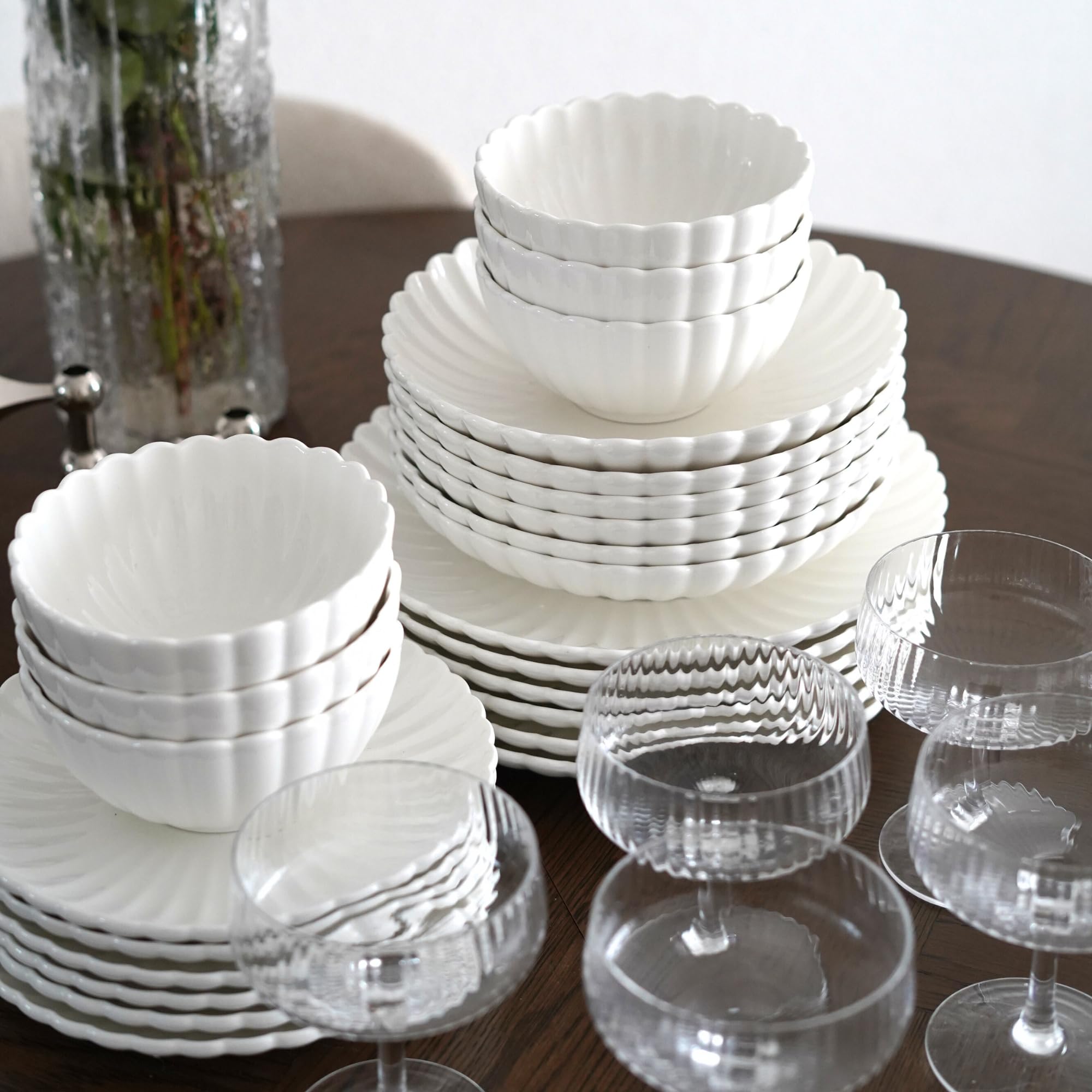 Zoha Lotus Tellerset 12 Personen – modernes Tafelservice 48-teilig – stilvolles Porzellan Teller Set 12 Personen – elegantes Teller-Set in edlem Weiß – spülmaschinengeeignet & mikrowellenfest