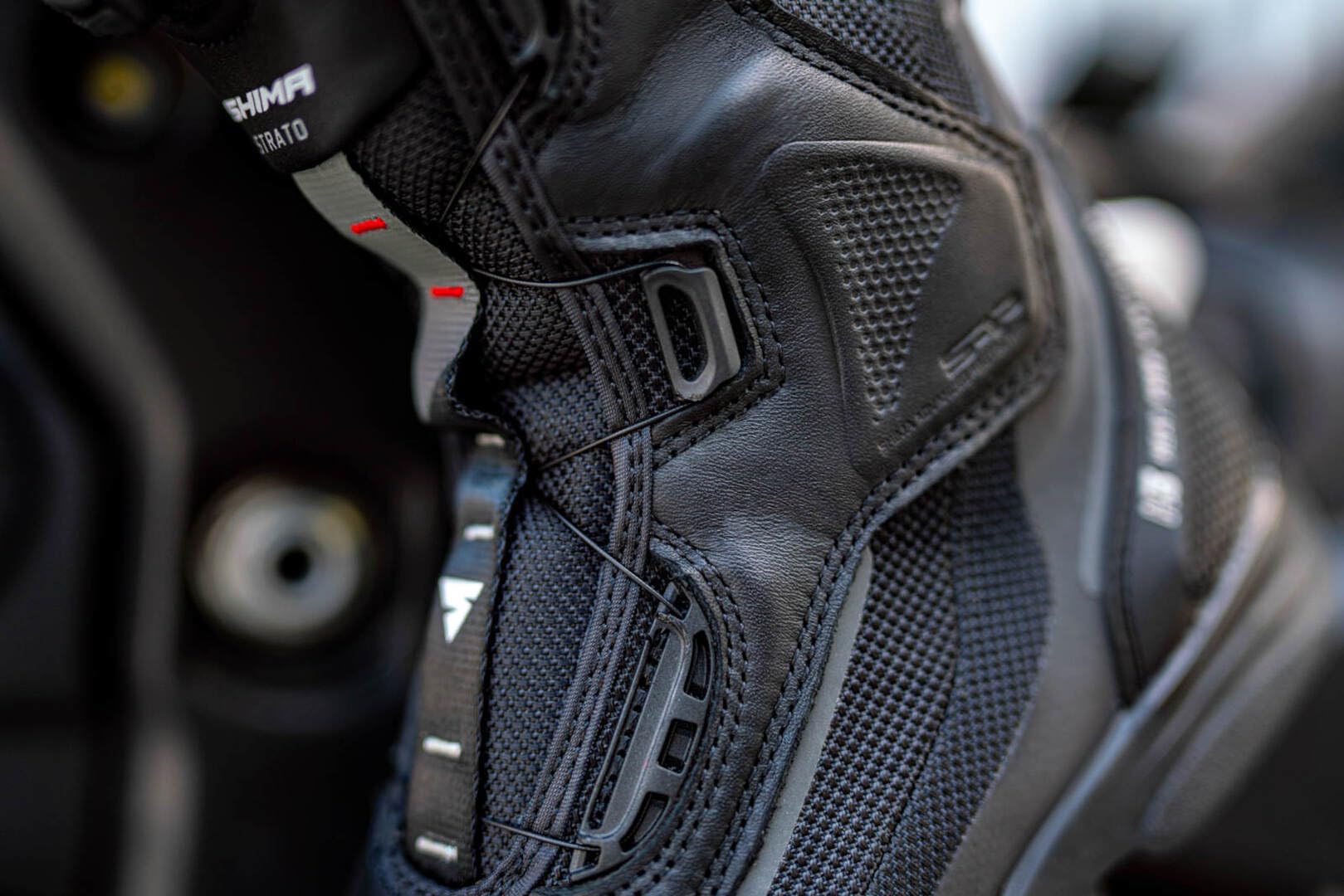 SHIMA STRATO LADY Botas Moto Mujere - Transpirables, Reforzadas, Ligeras Botas de Moto Adventure Touring con Sistema de Cierre Rápido ATOP, Protección de Tobillos, Suela Antideslizante (Negro, 39)