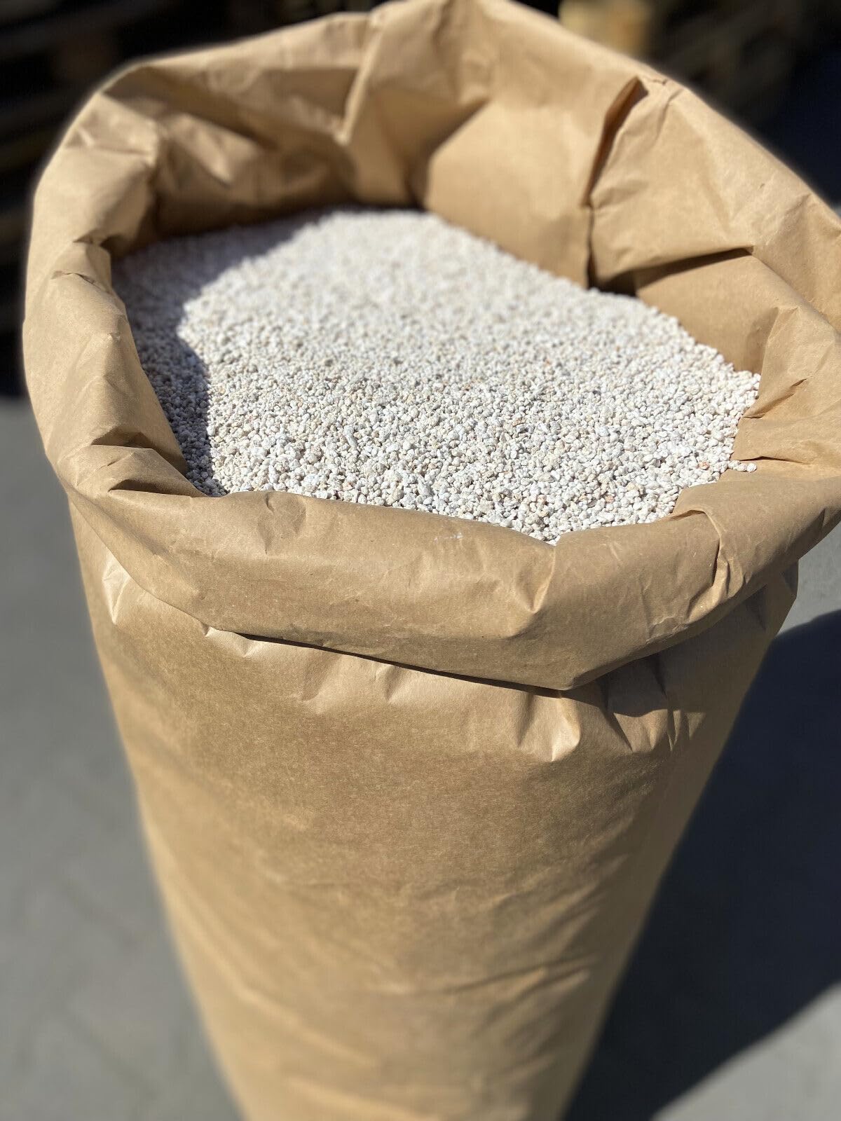 Perlite Agriperl Gartenbauperlit 0,2-6 mm – Natürliches, biologisches Mineral vulkanischen Ursprungs für bessere Sauerstoffversorgung, Feuchtigkeitsregulierung (200 L)