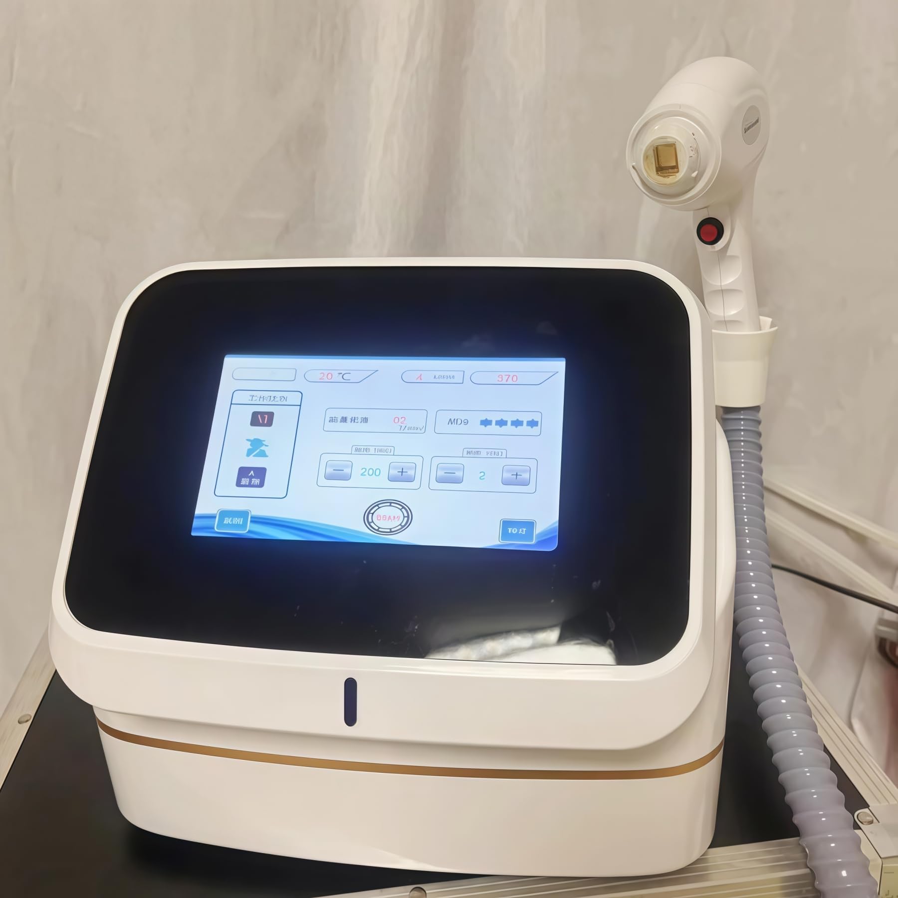 Professional diodo laser depilatore 4 lunghezze d'onda 4000W punto di congelamento corpo depilazione permanente del viso