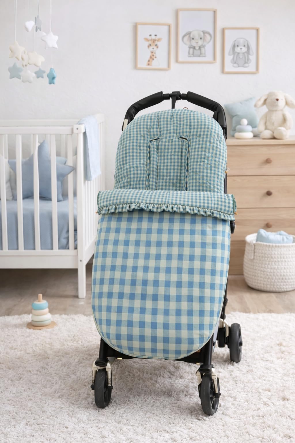 Nenel – Conjunto de Saco Silla de paseo Universal + Bolso Bombonera Personalizado – Conjunto Saco Universal + Bolsa para carrito bordada con nombre – Vichy y Algodón (Cuadros menta/azul empolvado)