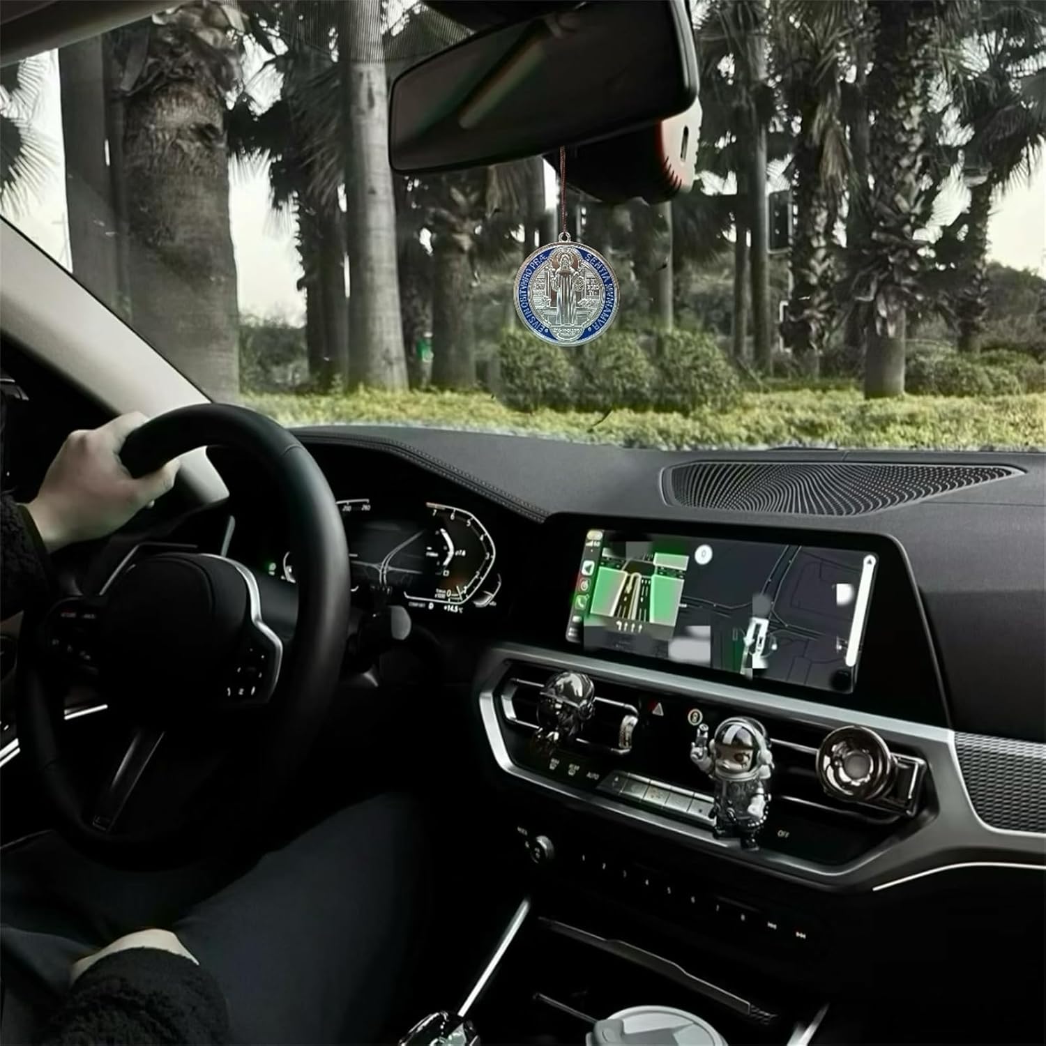 2PCS ST BENEDICT CROSS MEDAL 3 INCH VINTAGE BRASS TONE FINISH FOR WALL OR DESK DISPLAY/MEDALLA DE SAN BENITO (Blue) - Image 5