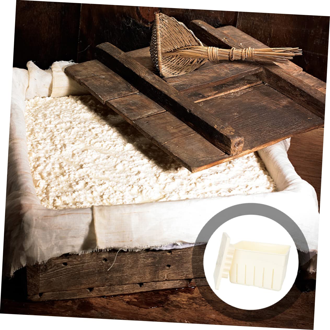 GRIRIW 1set Tofu Maker Press Mould Kitchen Tool for Straining Tofu Yogurt and Cheese Food Grade Filter Cloth and Pressing Board Included Compact Easy to Use