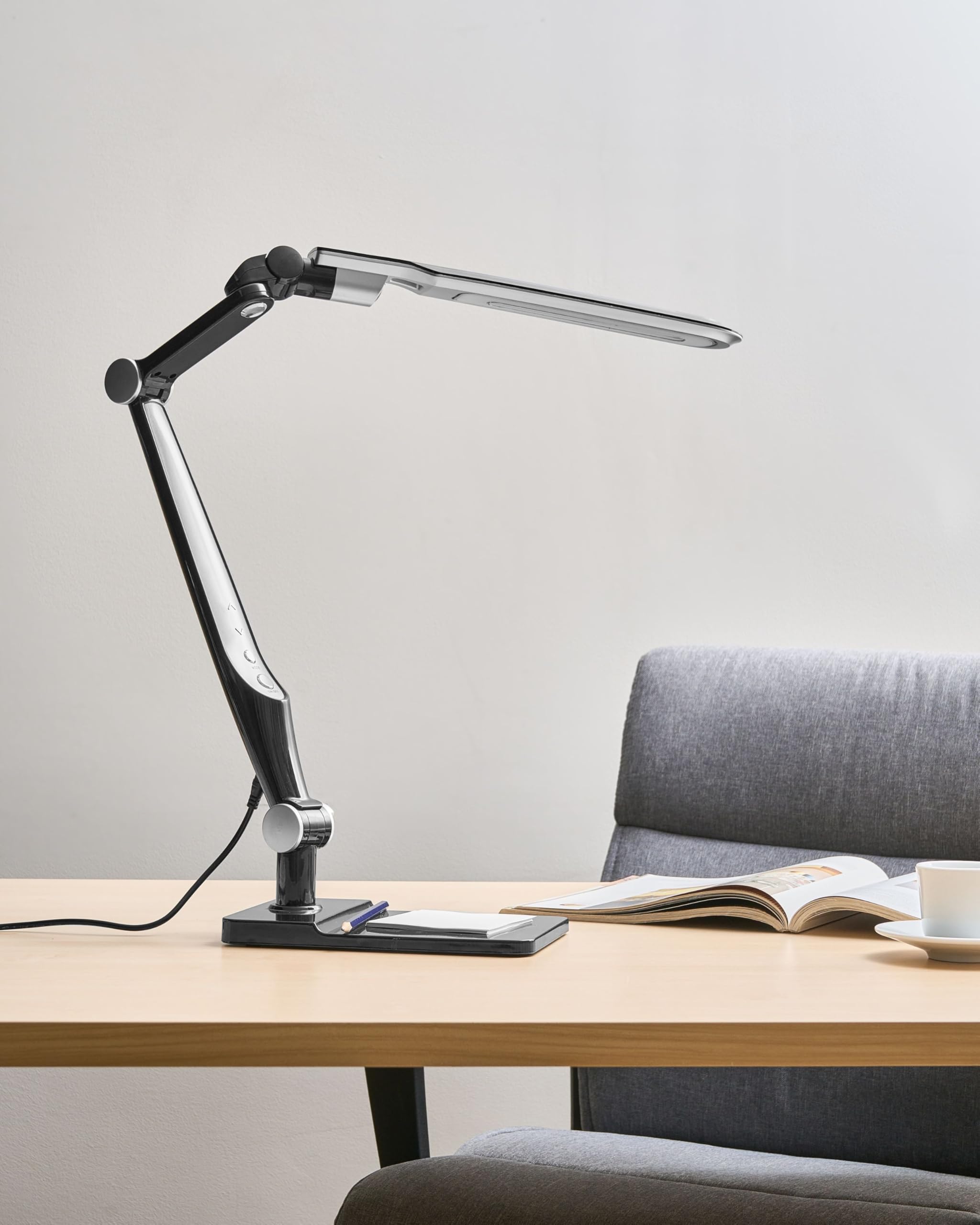 Beliani Schreibtischlampe LED schwarz verstellbar dimmbar modern für Homeoffice Pegasi