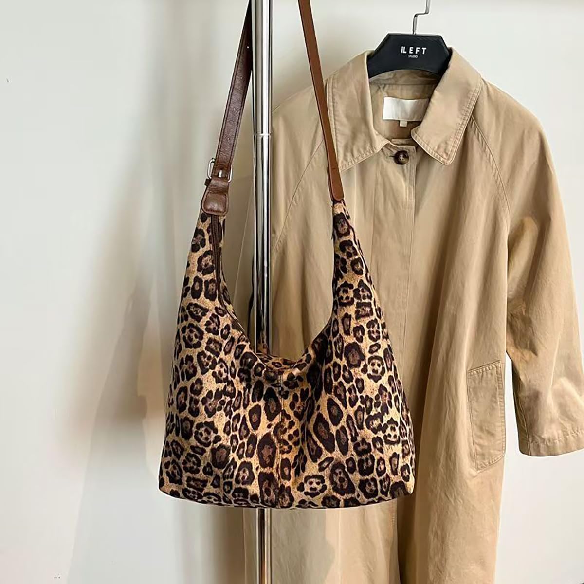Women's leopard print handbag, tote multifunctional commuting shoulder bag, versatile and fashionable casual bag