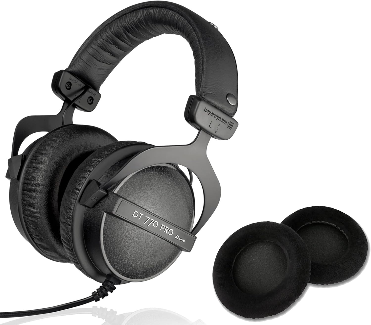 beyerdynamic DT 770 PRO 32 Ohm Black OverEar Studio Headphones. Enclosed Design