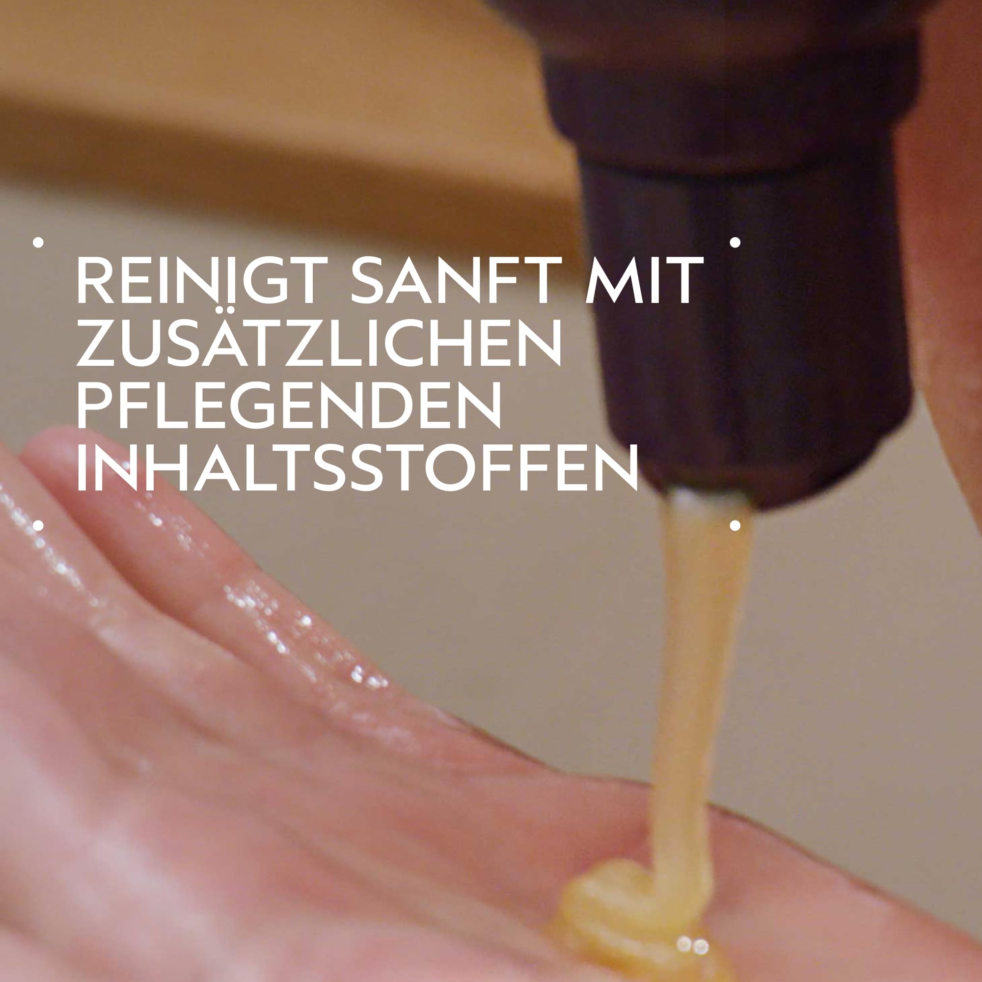 Aveda Invati Ultra Advanced™ Exfoliating Shampoo Rich | Schritt 1 von 4 | Für mittleres bis dickes, dünner werdendes Haar