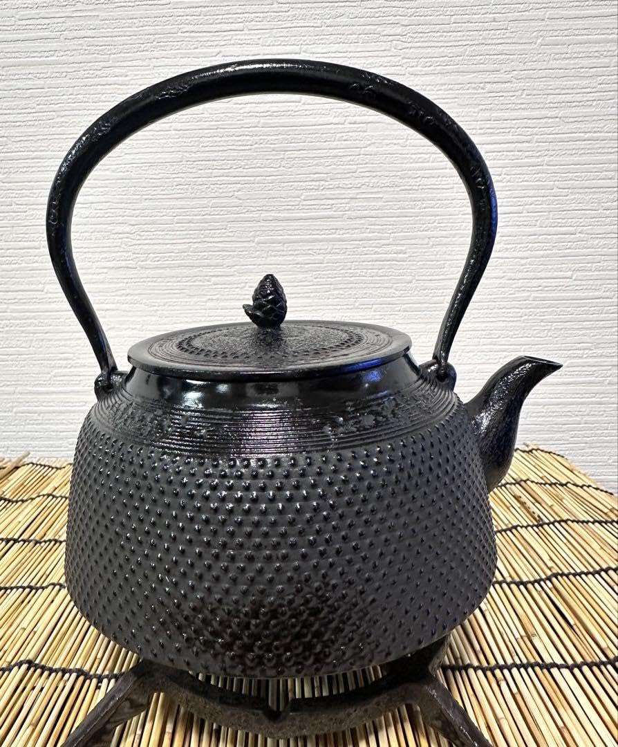 長期保管品　南部長寿堂造　１５型　アラレ　鉄瓶　南部鉄瓶　南部鉄器　調理器具 Amazon | 、 南部長寿堂造 15型 鉄瓶 南部鉄瓶 南部鉄器 調理