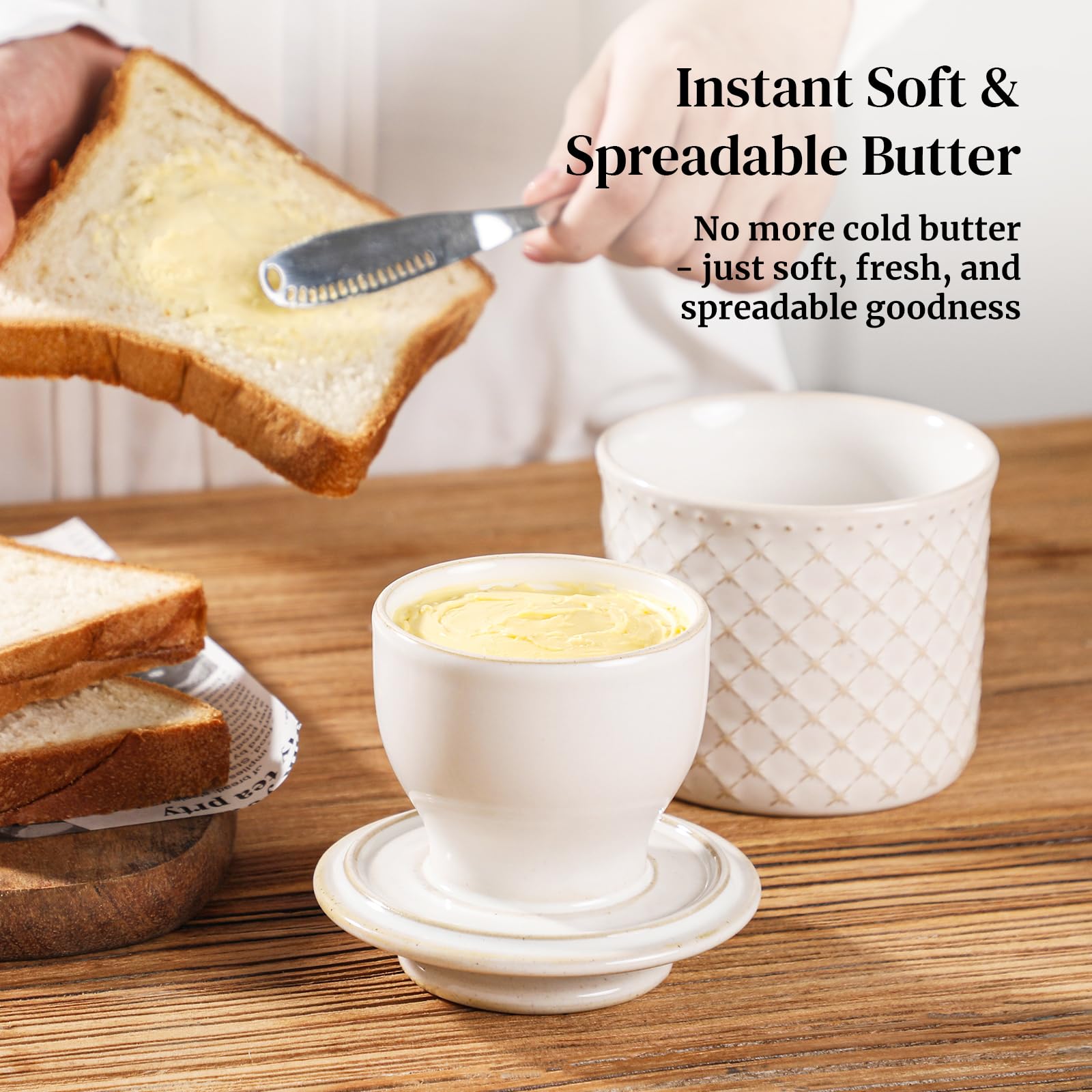 DOWAN Französische Butterdose, Butterglocke aus Porzellan, Buttertopf im Stern Reliefmuster, Butterbehälter mit Wasserverschlussfür Frische und streichfähige Butter, Reaktiv Weiß