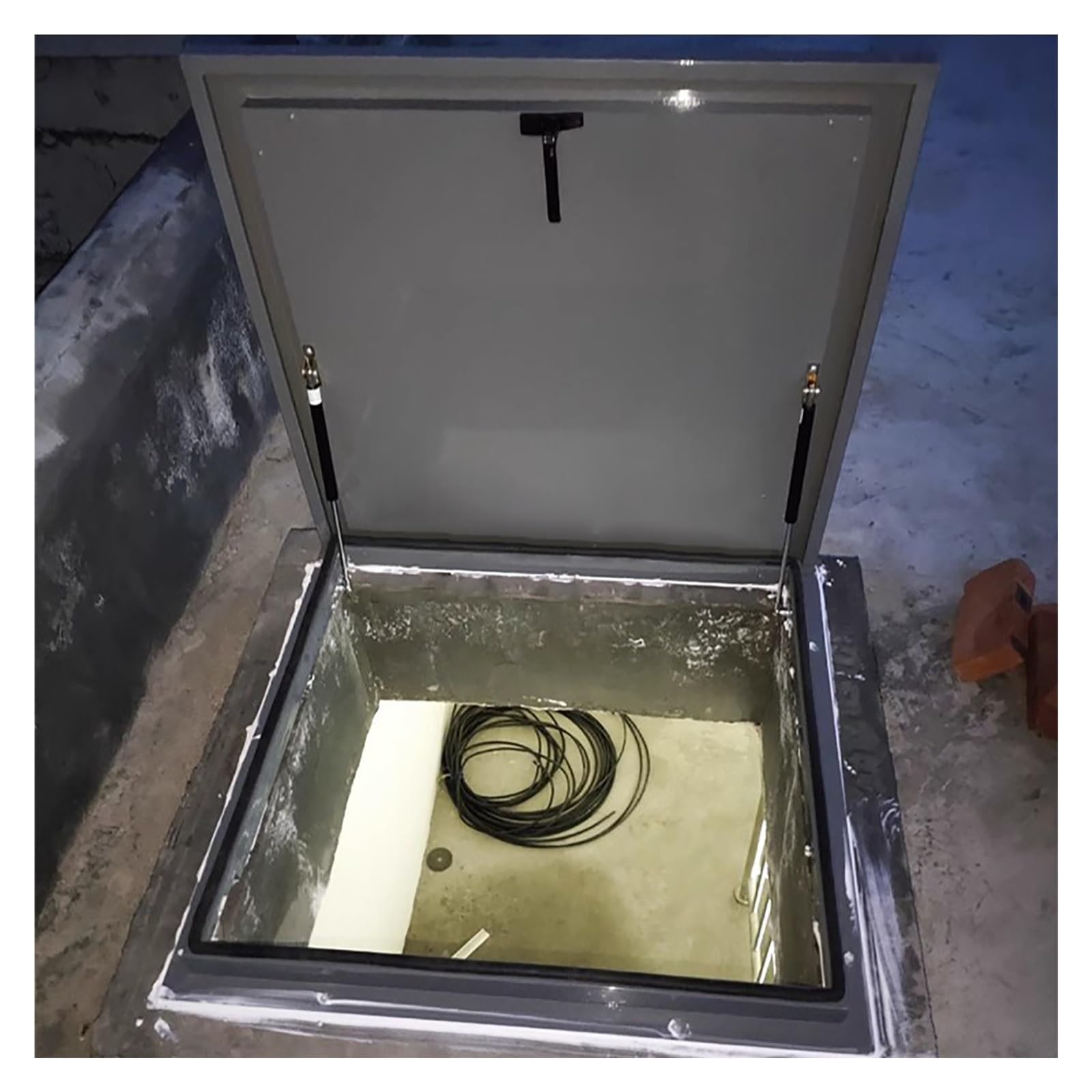 Galvanized Steel Roof Hatch - 60x60cm, Gas Shock Strut, Lockable, Waterproof, For Attic/Basement Access