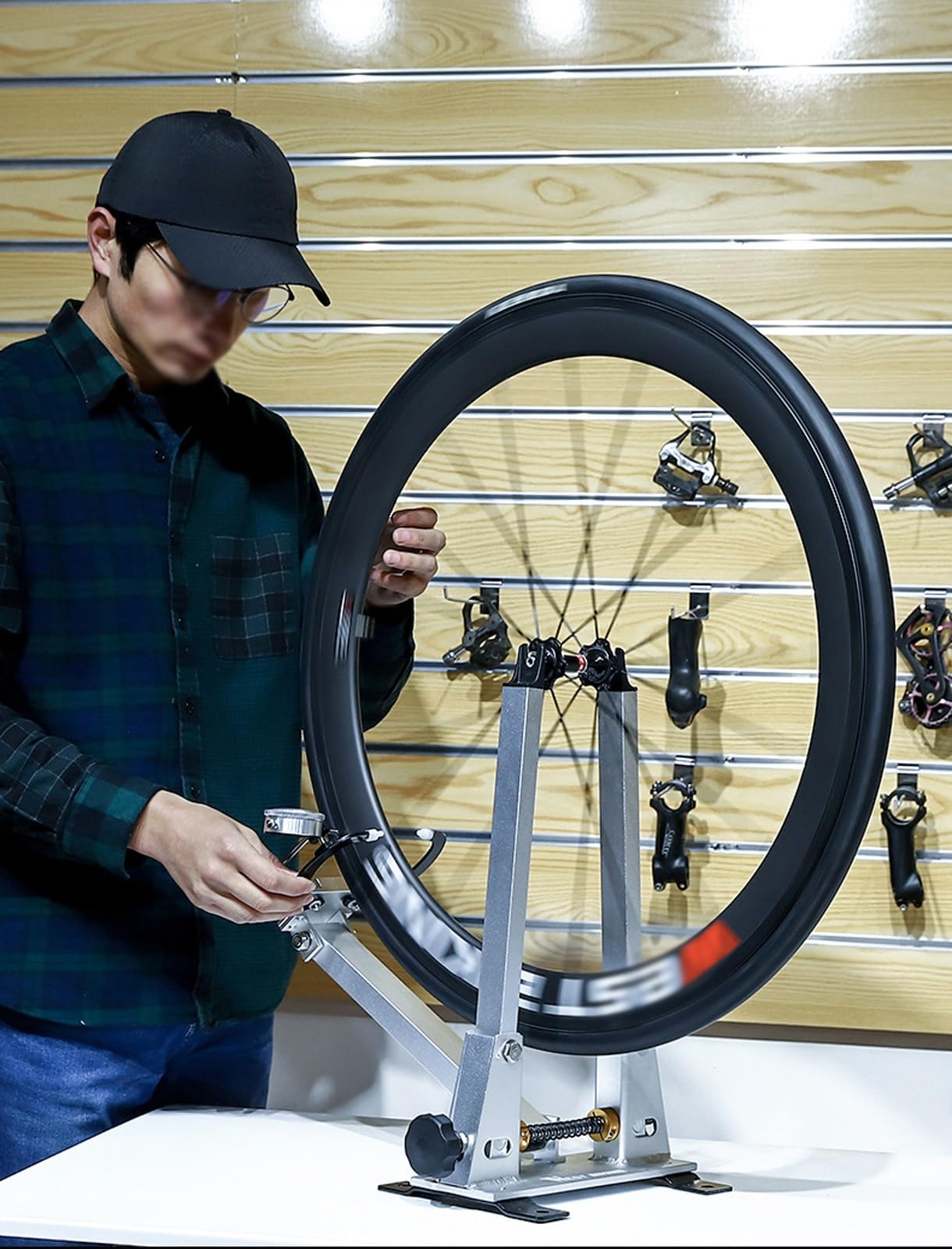 Genérico Soporte de centrado de Ruedas de Bicicleta, Soporte de reparación de Bicicletas Ajustable de Aluminio, Mantenimiento Profesional de Ruedas de Bicicleta de 16 a 29 Pulgadas y 700C