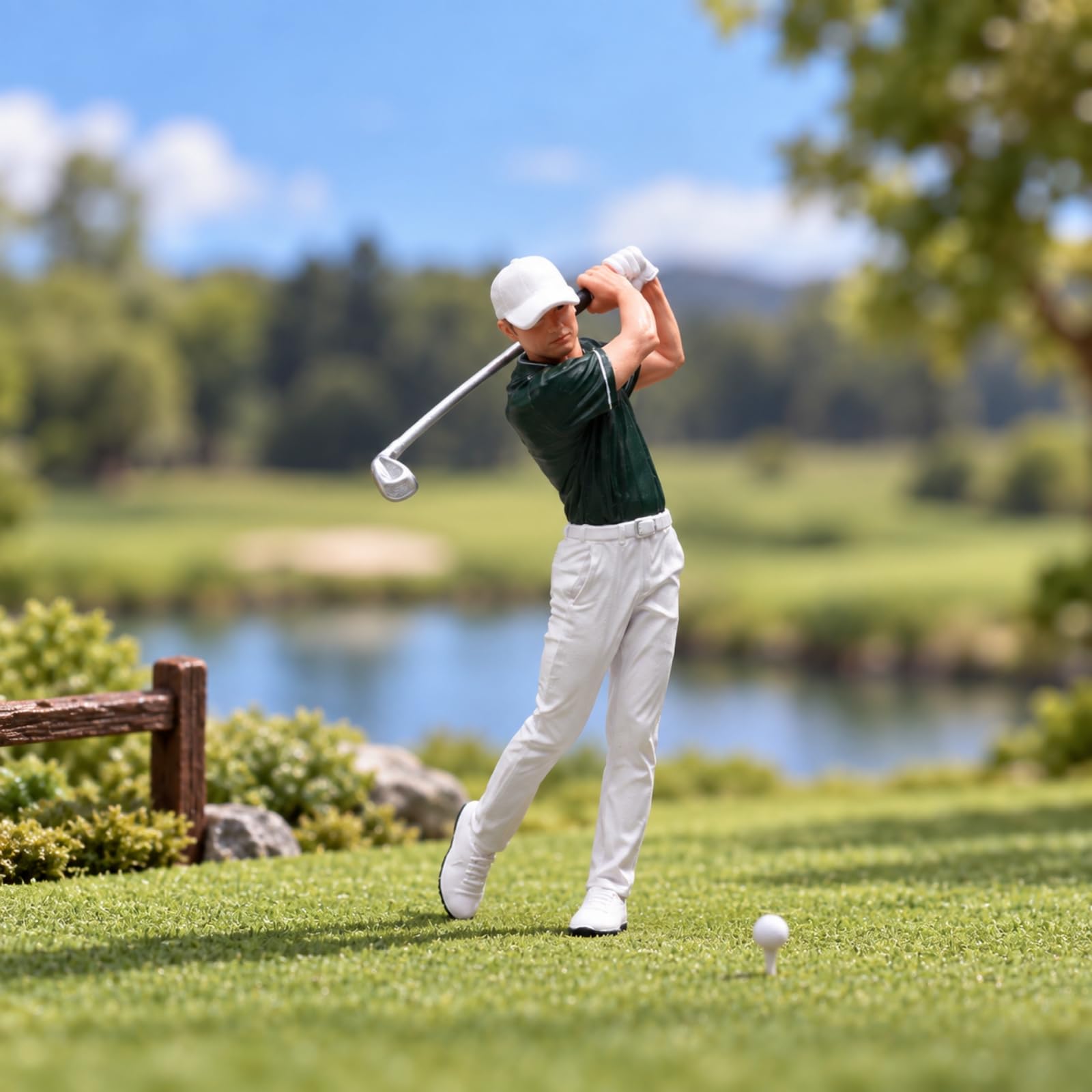 Amagogo Miniatura Golfista Pintada a Mano Autoportante Figura Golfista con Golf Compacto Adorno Resina con Base Estable para Oficina