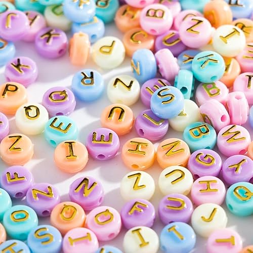 Vista 60 de Amaney - 1200 cuentas de letras de la A a la Z de 0.157 x 0.276 in, cuentas redondas blancas del alfabeto acrílico, incluye 100 cuentas de corazón