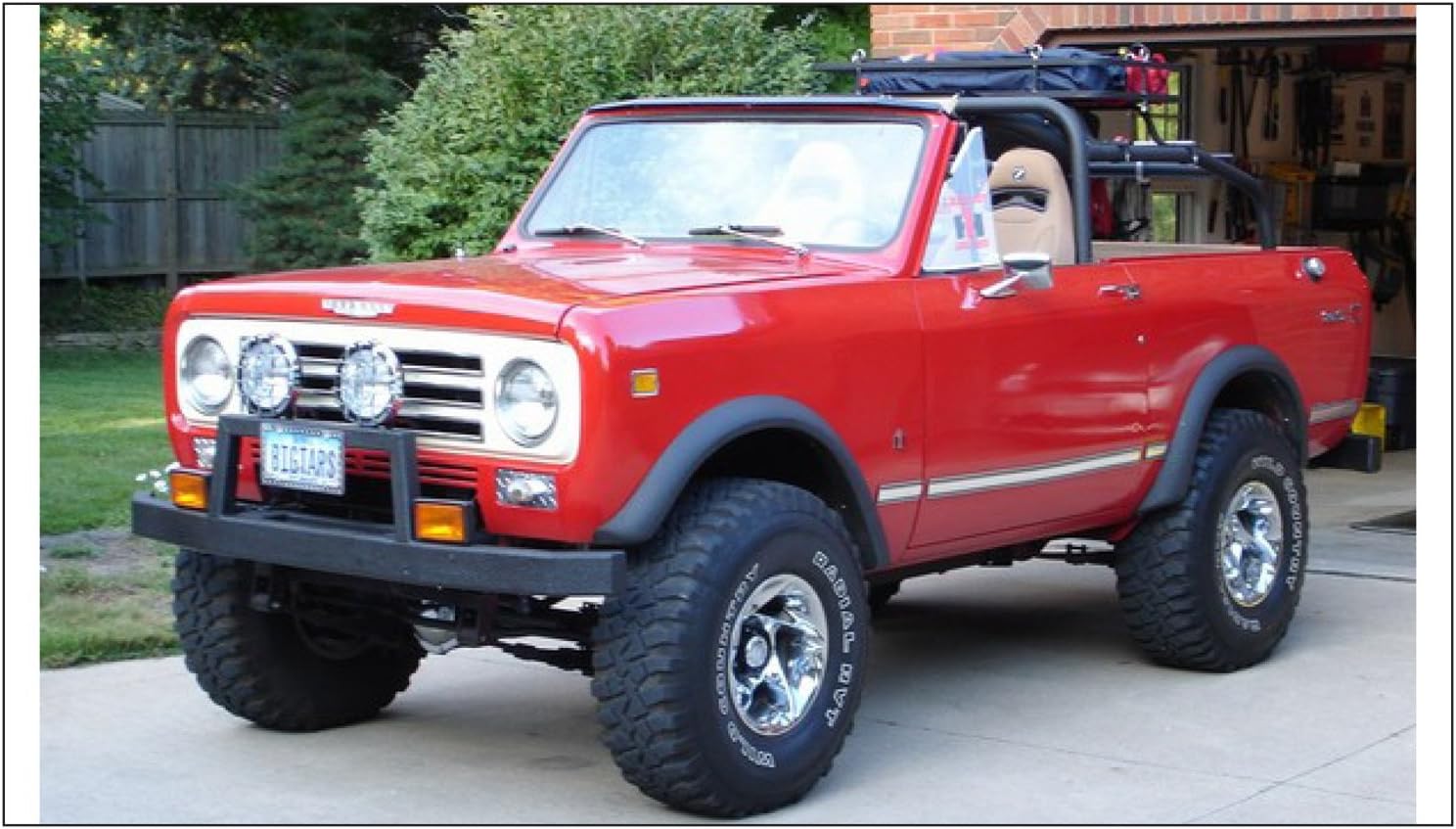 Bushwacker Extend-A-Fender Extended Rear Fender Flares | 2-Piece Set, Black, Smooth Finish | 60002-01 | Fits 1972-1980 International Scout II, 6' Bed