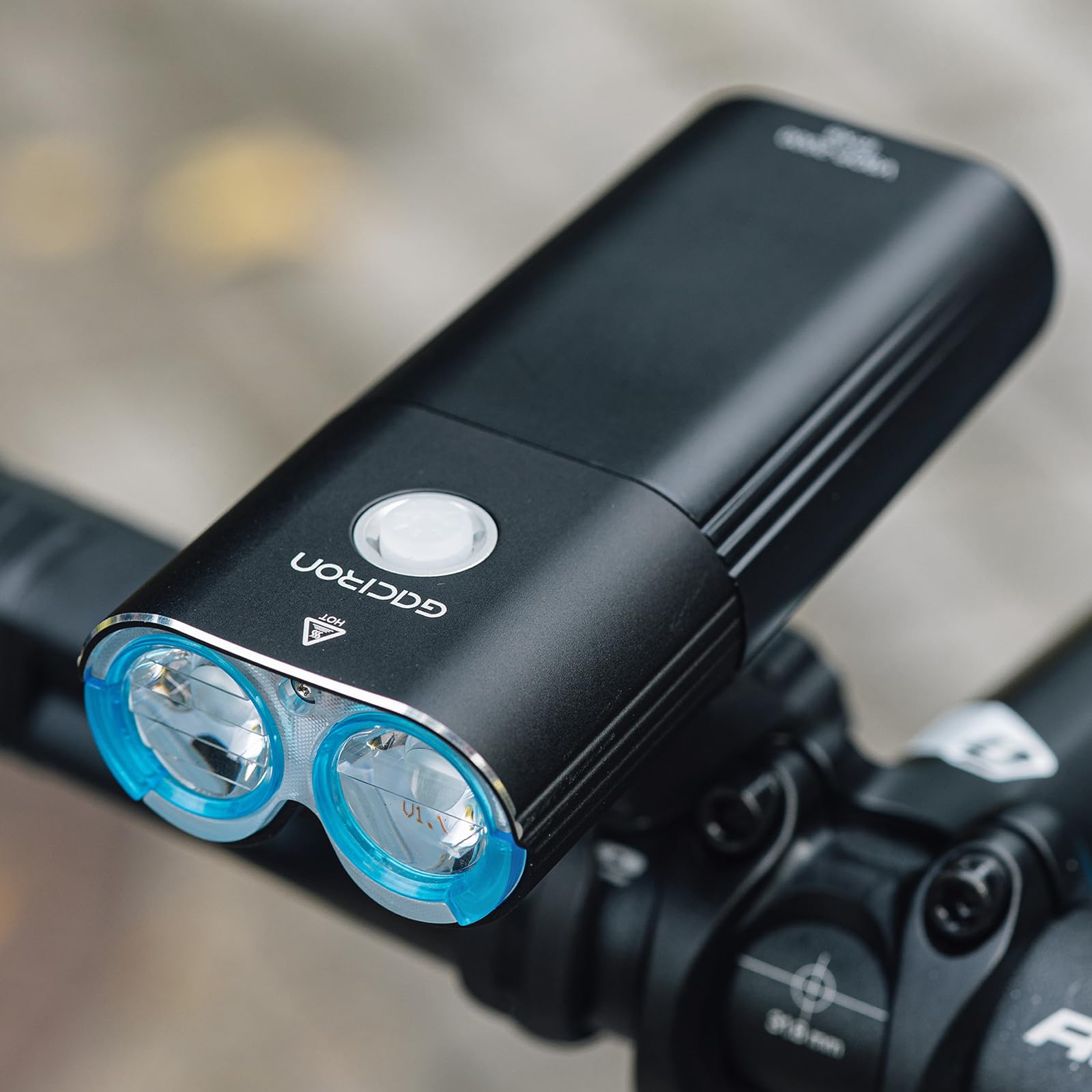Gaciron V9DP luz Bicicleta Delantera,con función de Control Remoto con Cable,6 Modo de Brillo,luz Delantera Bicicleta Potente led con 6700mAh función de energía móvil,Luz Bicicleta de Aluminio