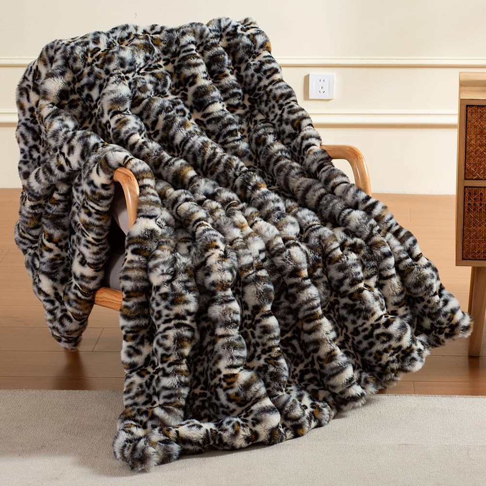 Soft Faux Rabbit Fur Throw Blanket Luxury Super Comfy Double Sided Ultra Cozy Thick Warm Fluffy Blanket for Couch Chair Sofa Bed Living Room Camping, Plush Fuzzy Bubble Blanket, 970 GSM, 50''x60''