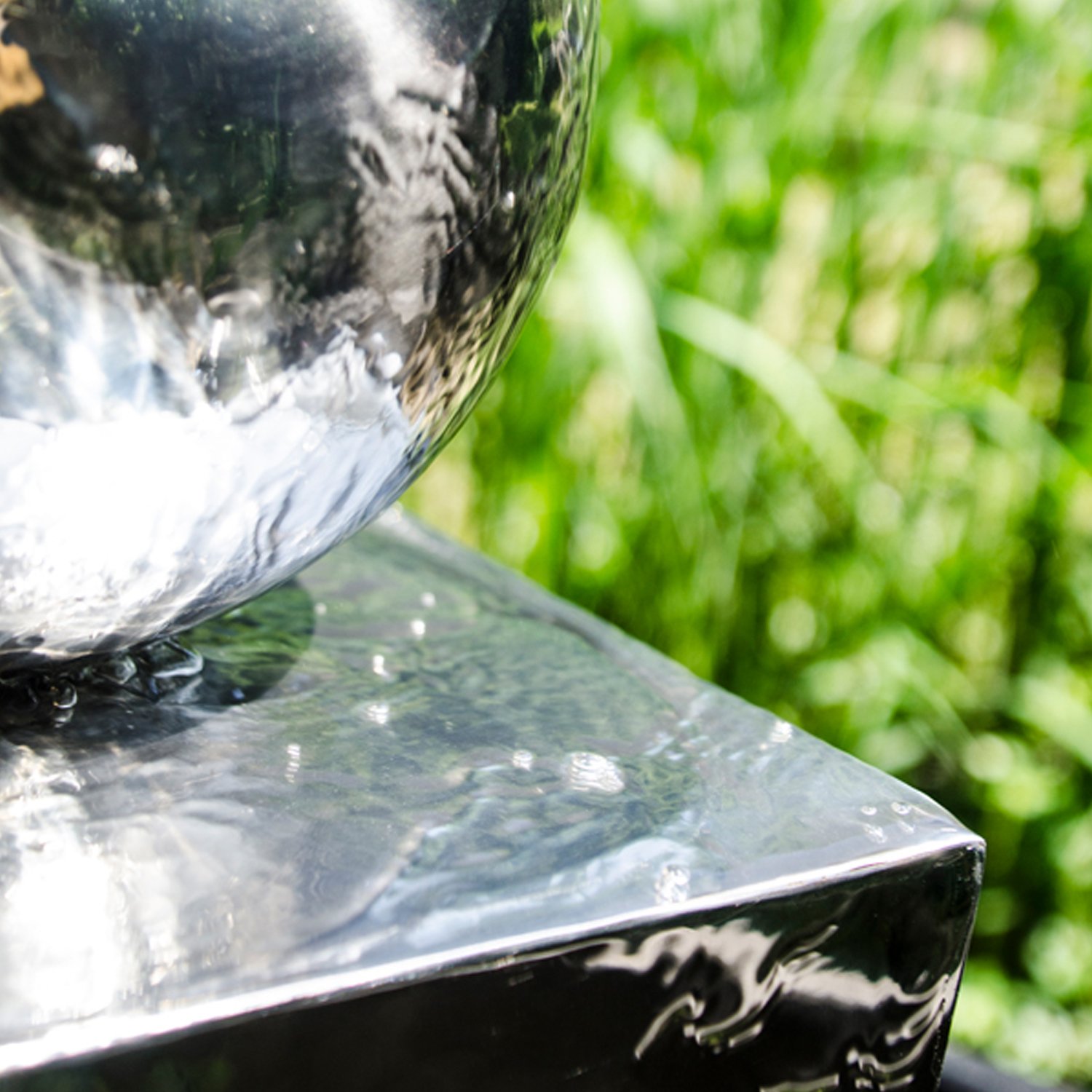Köhko® Springbrunnen Mars Ø 20 cm mit LED-Beleuchtung in eckigen Edelstahlbecken hochglanzpoliert 21014 Brunnen für Terrasse Wohnzimmer