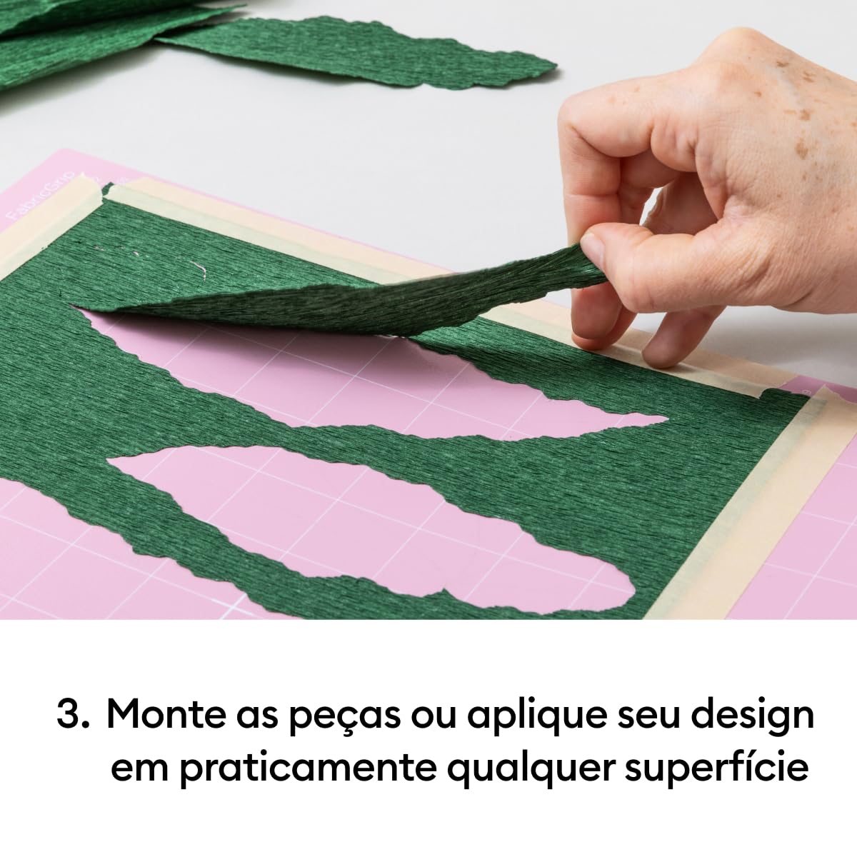 Cricut Explore 4 Plotter da Taglio con Magazzino Integrato per Vinile, Termovinile (2025 Amazon Exclusive Edition)