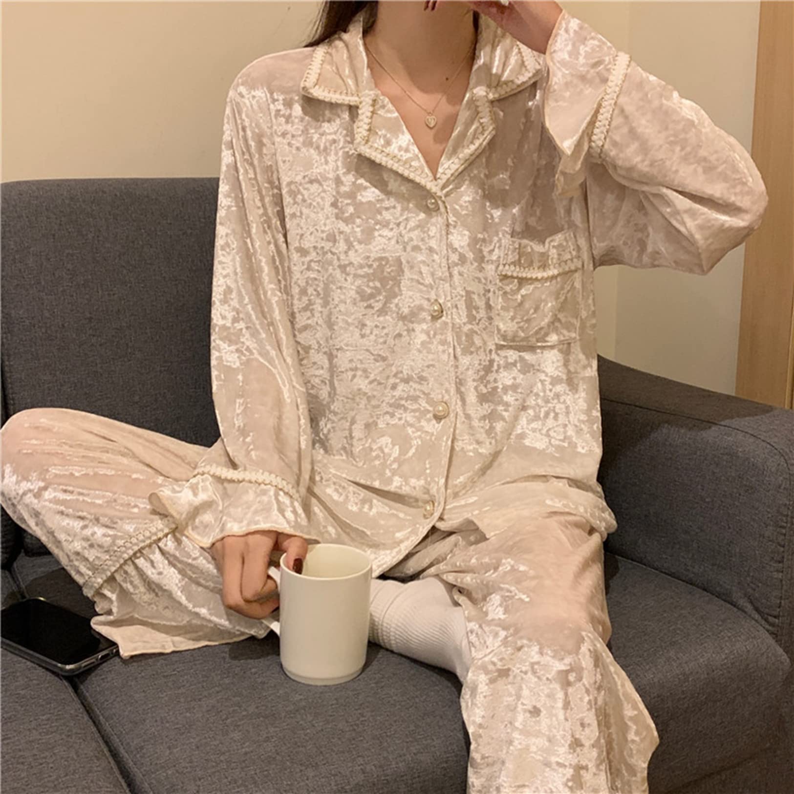 Amazon.co.jp: パジャマ 上下セット ベロア 総柄 花柄 白 春秋 