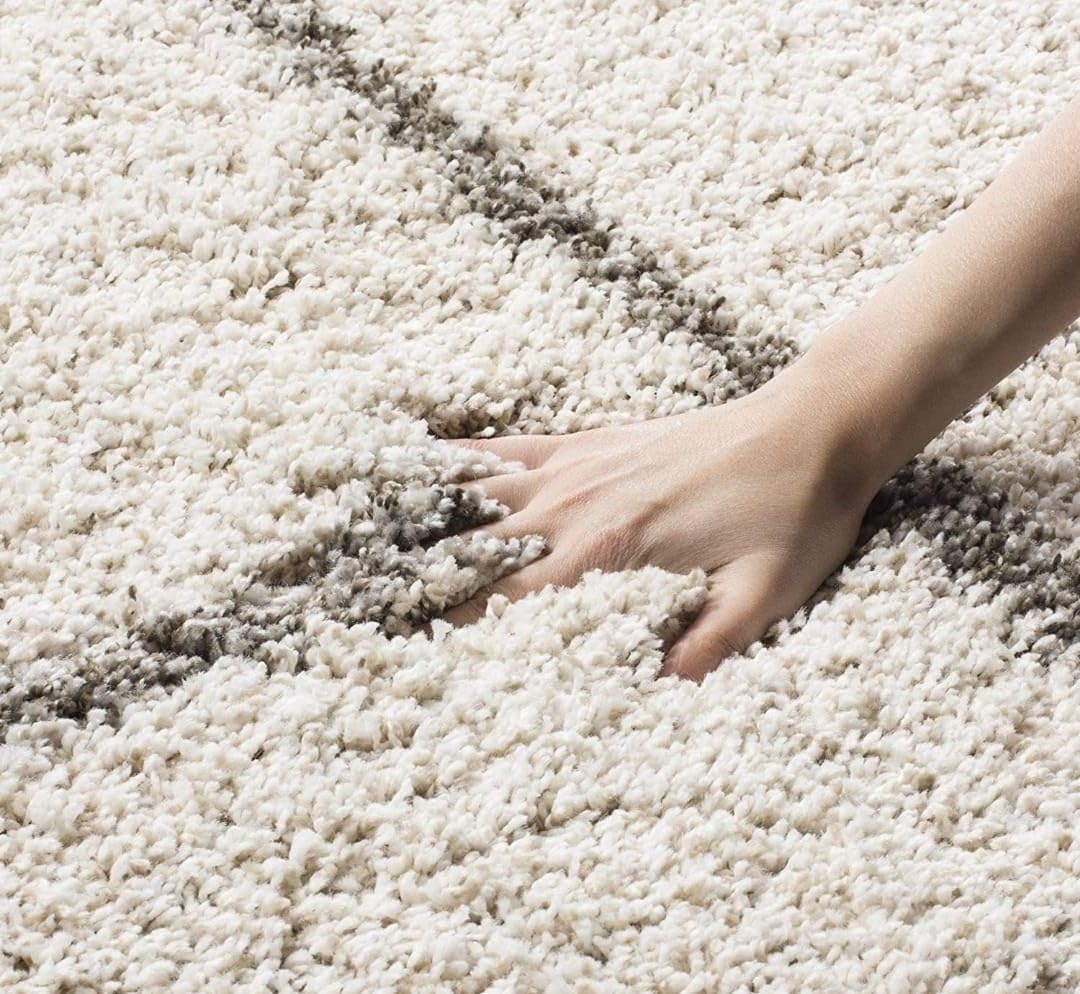 ITALFLOOR Modern Shaggy Carpet & Fluffy Soft Rug (2 Inches Thickness) for Living Room Bedroom Kids Room - Plush Thick Area Rug | Cozy Carpet - Modern Decorative Floor Mat(1.5x4 Feet Ivory Box) 1