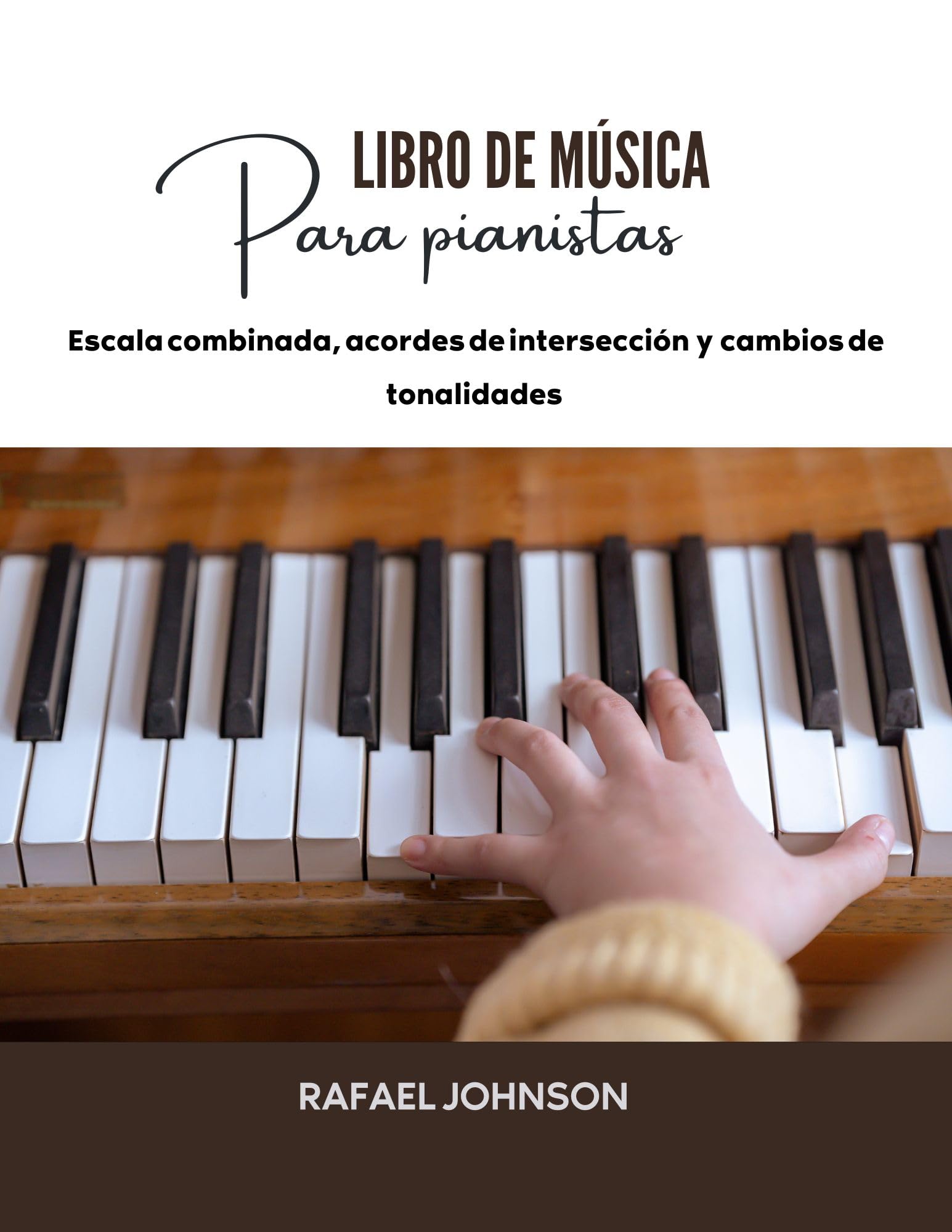 Livre de musique pour pianistes avec gammes combinées et accords