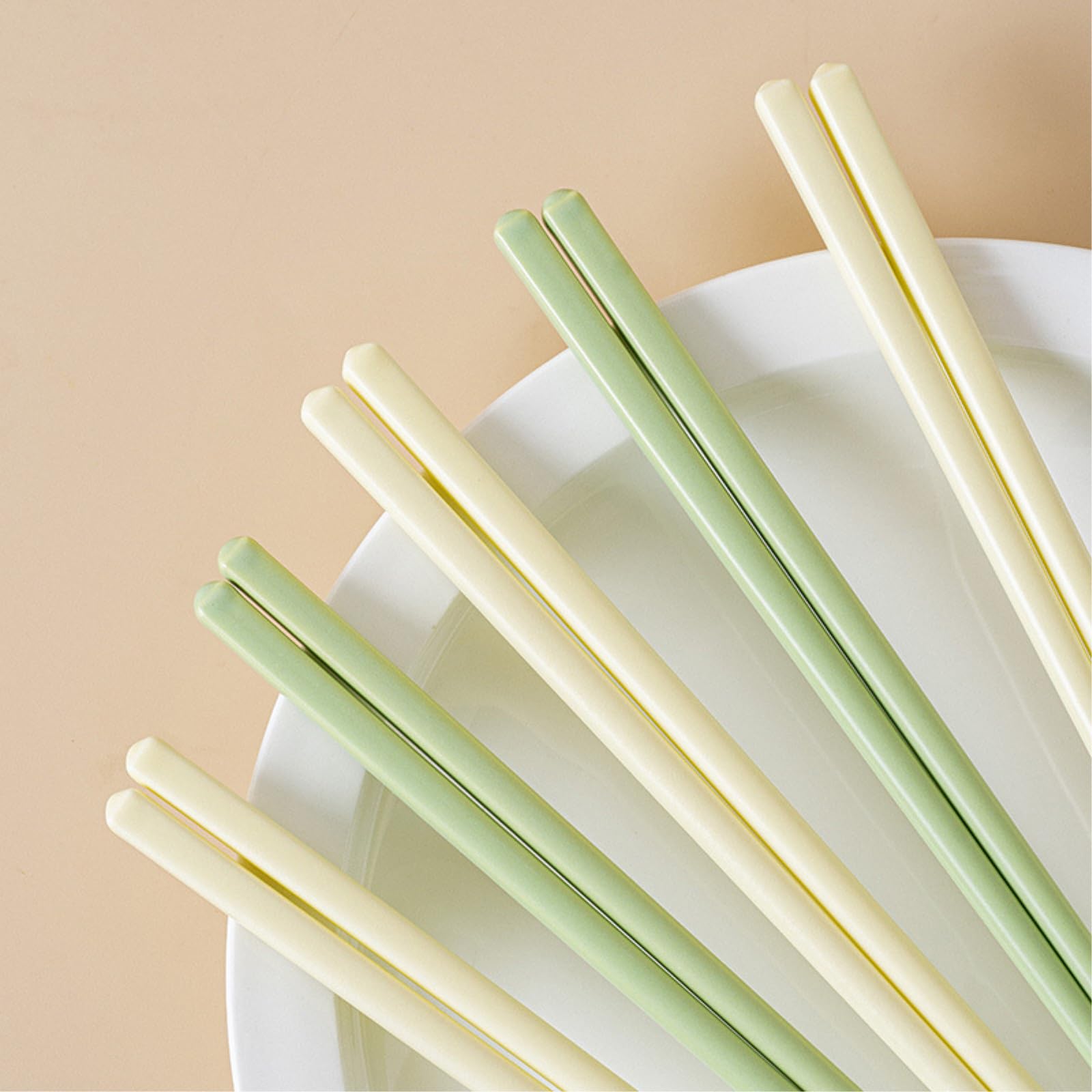 Lot de 2 baguettes japonaises en céramique couleur crème verte