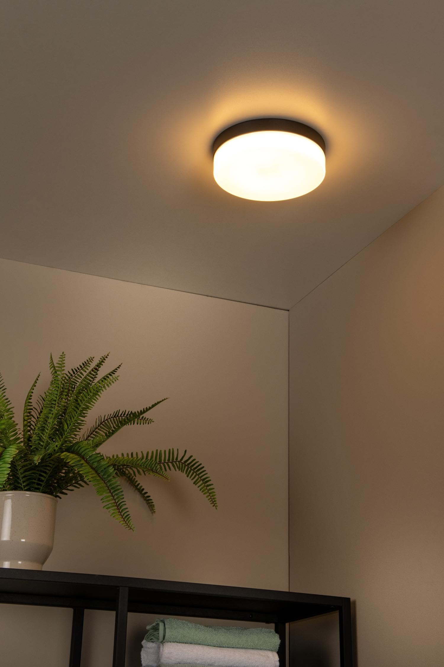 LUCIDE BISKIT - Lámpara de techo Baño - Ø 28 cm - LED - 1x18W 2700K - IP44 - Sensor movimiento - Negro