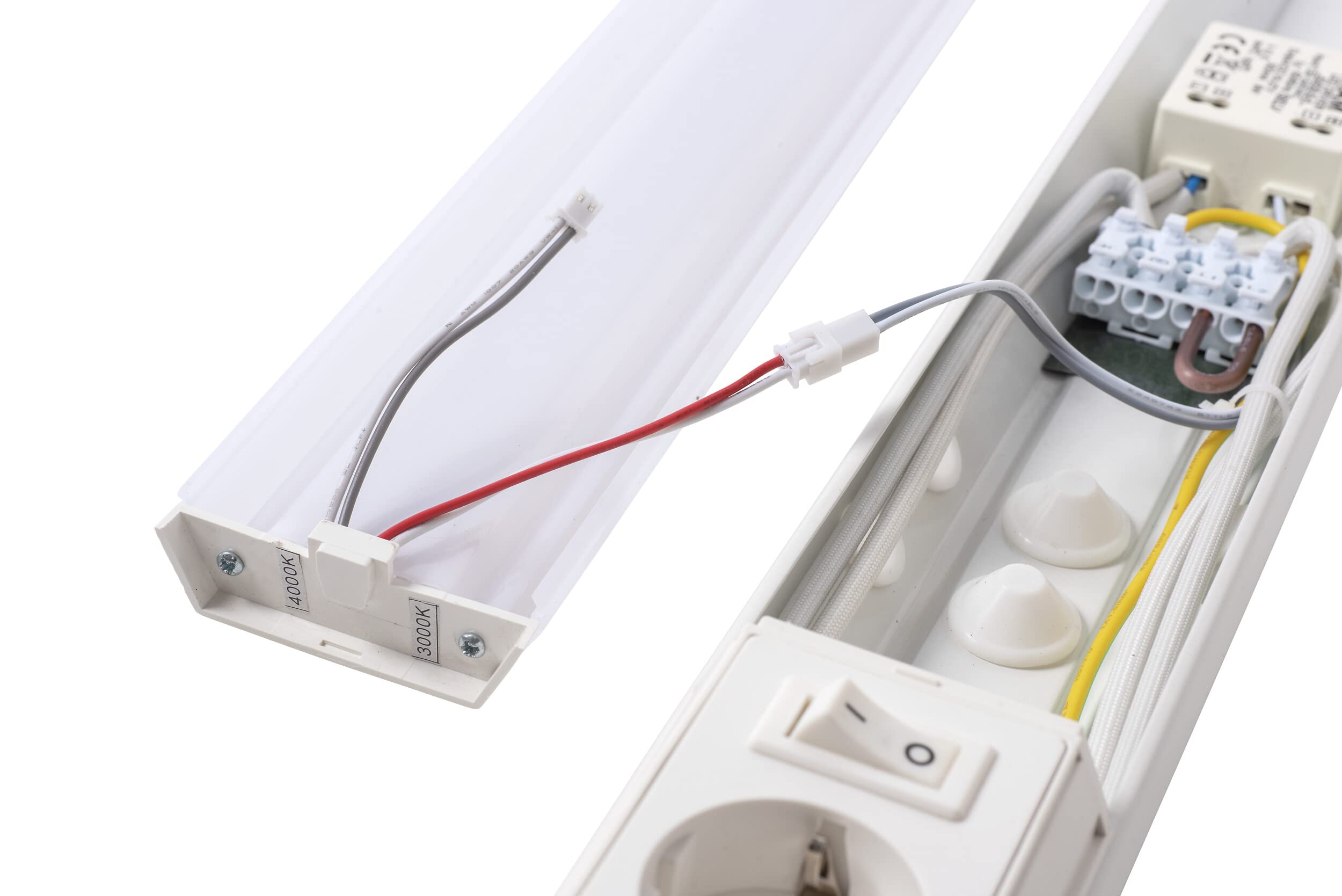 AIRAM Handy 450 IP21 5W 830/840 DSO WH Oświetlenie stołowe LED z 2-kierunkowym gniazdem 40 000 godzin. Biały
