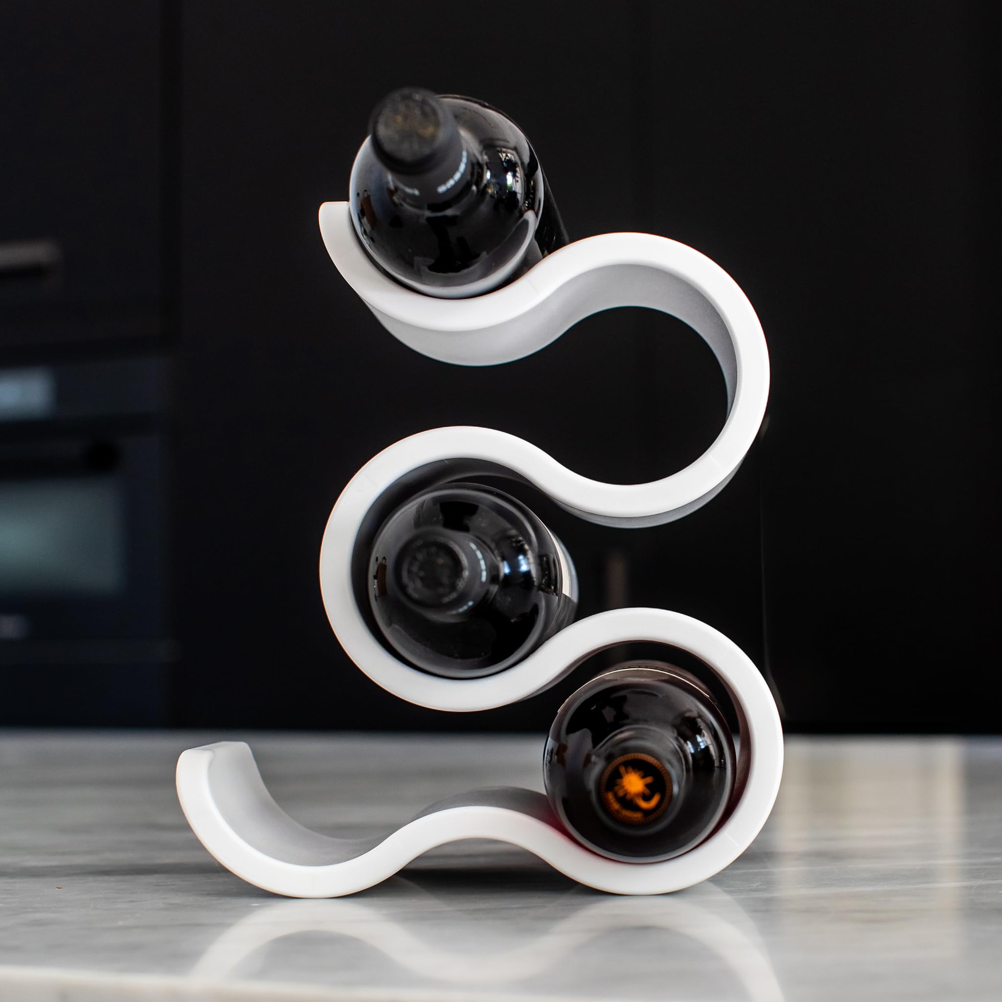 BOA Weinregal – Modernes Weinflaschenregal für 5 Flaschen, platzsparend, dekorativ, robust, aus hochwertigem Kunststoff, ideal für Küche oder Wohnzimmer, deutsches Design