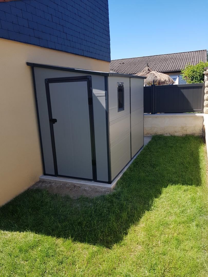 Jôbu Abri de Jardin Adossé en Résine 3,55m² | Gris Clair avec Fenêtre et Aération | Kit de Fondation Inclus | Structure Acier Galvanisé
