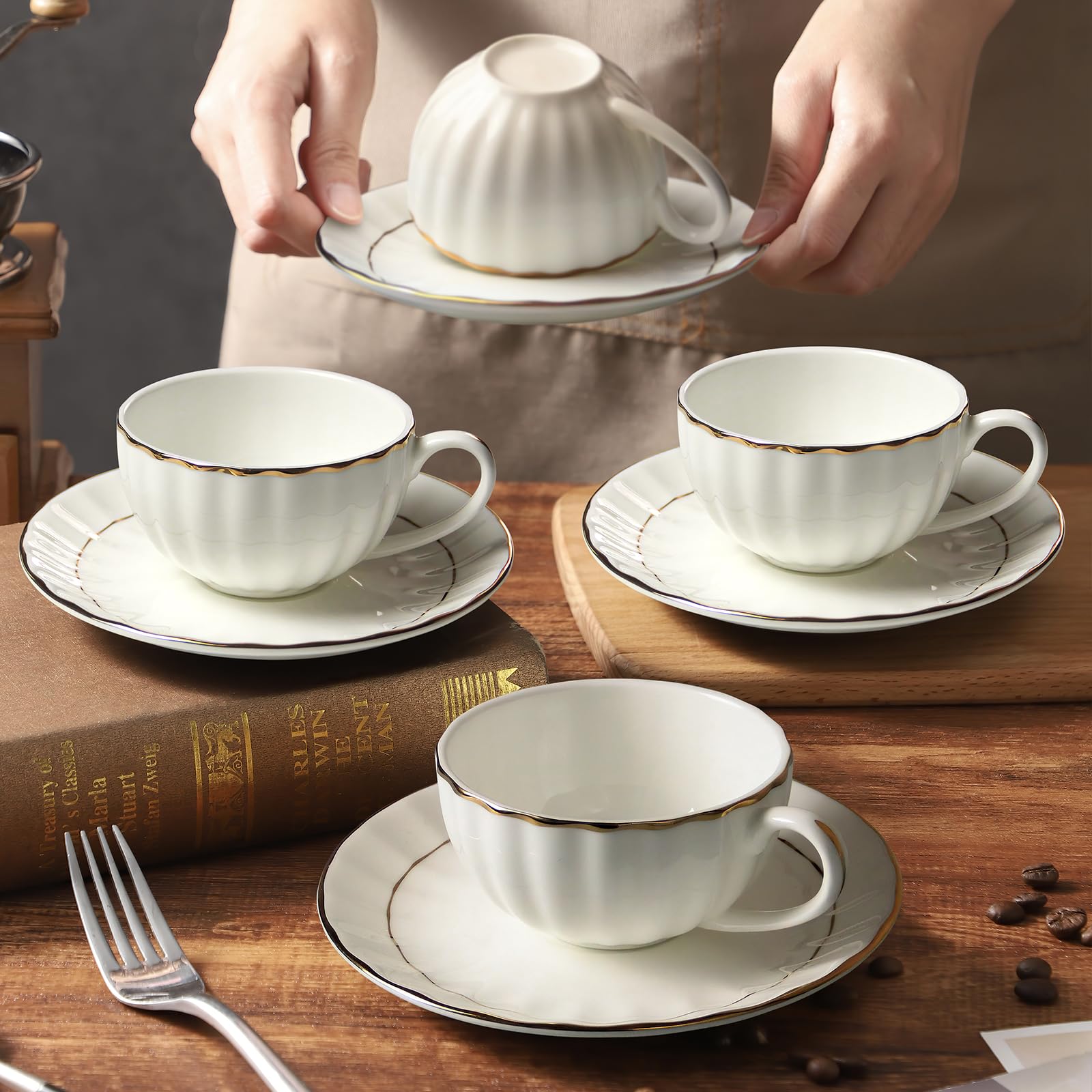 IQCWOOD Tasse à thé et soucoupes de 173 ml avec bordure dorée, tasse à thé en porcelaine anglaise pour café, cappuccino, expresso pour fête, café, maison, cadeau de fête des mères (blanc)
