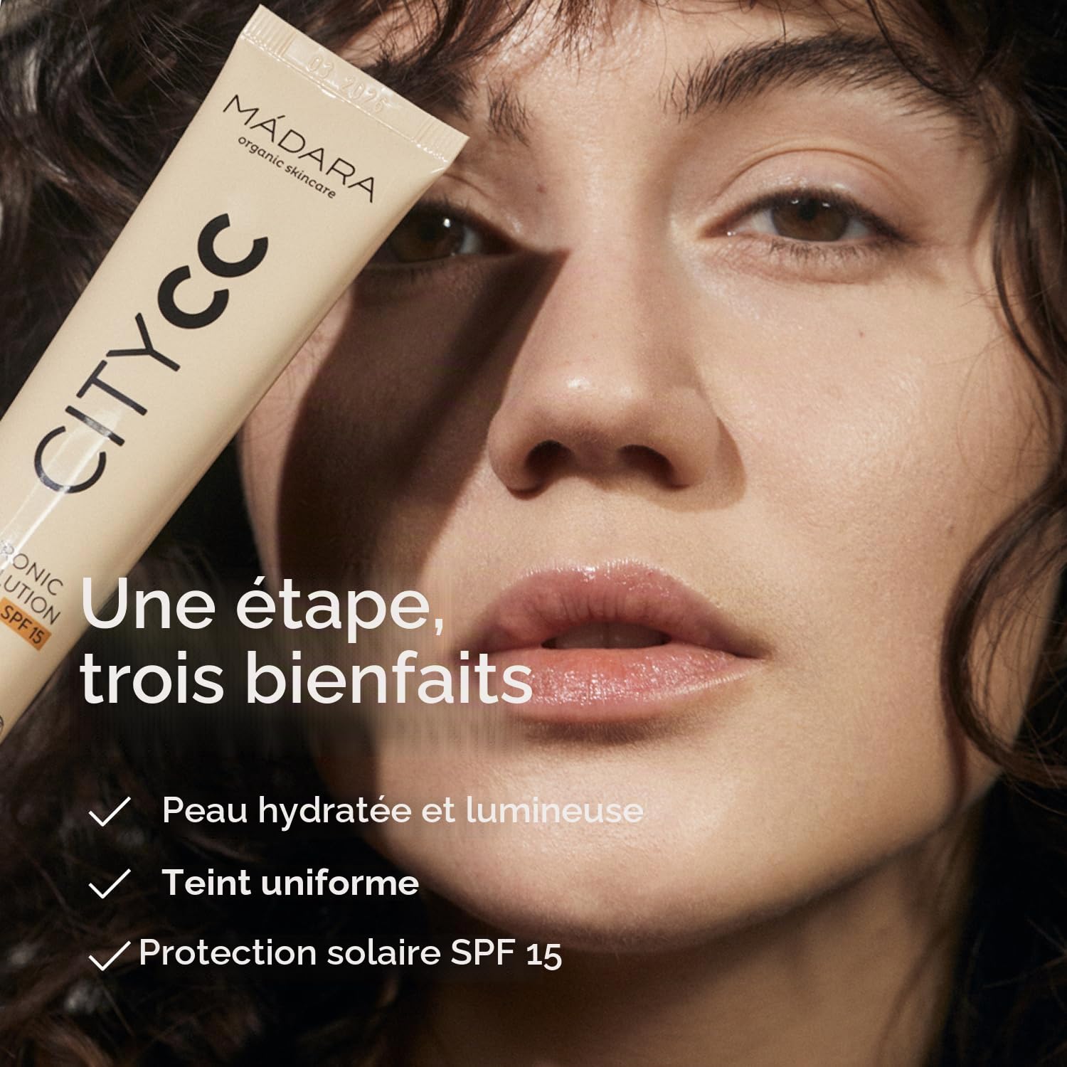 MÁDARA Organic Skincare | CC Crème Anti-Pollution SPF15 MEDIUM - 40 ml, à l'acide hyaluronique et protection solaire UVA/UVB à large spectre, texture légère et soyeuse, certifiée Ecocert.