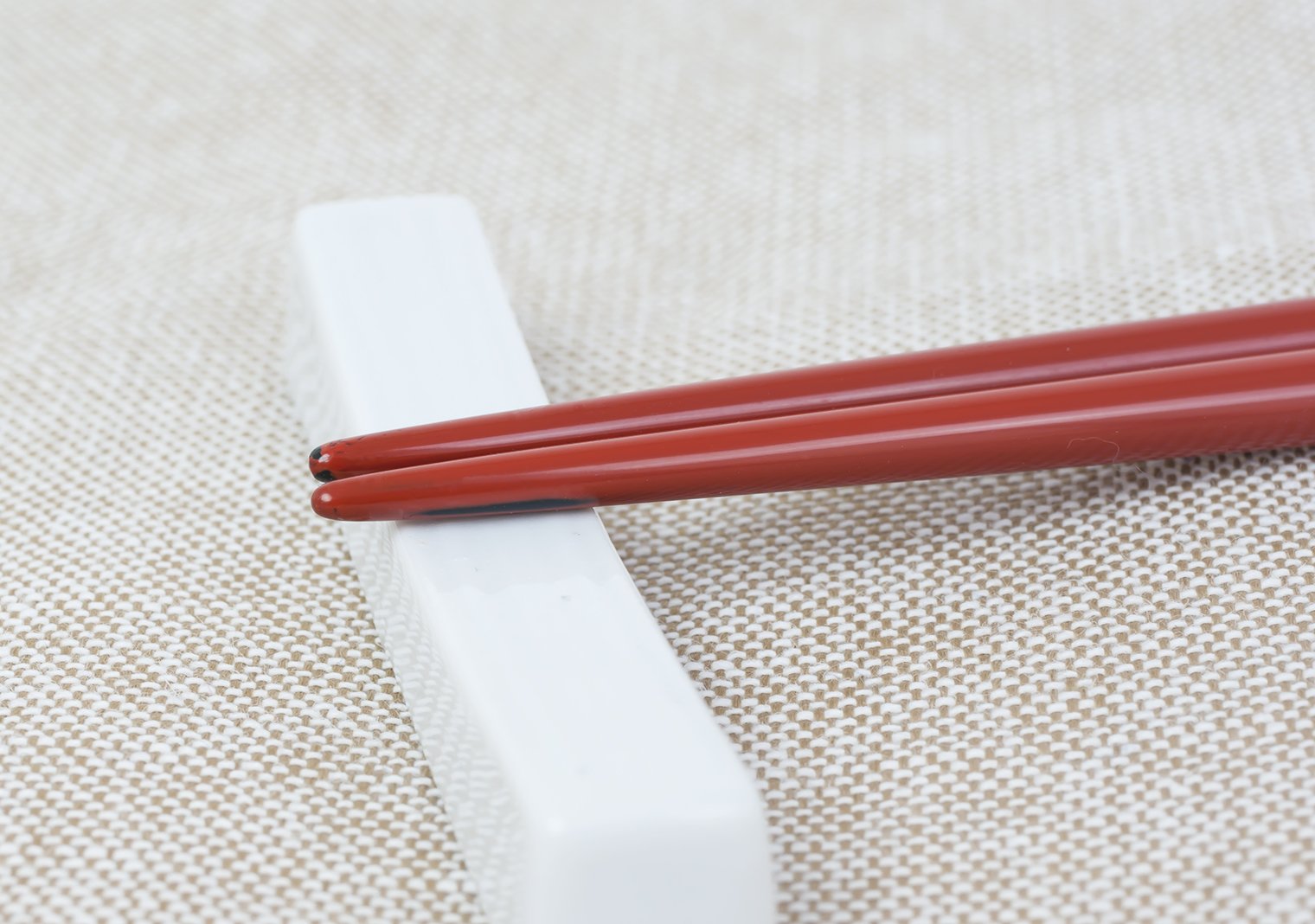 Amazon｜漆屋はやし 箸 [ 根来塗/天然木 / 2本セット (23.5cm / 22.3cm