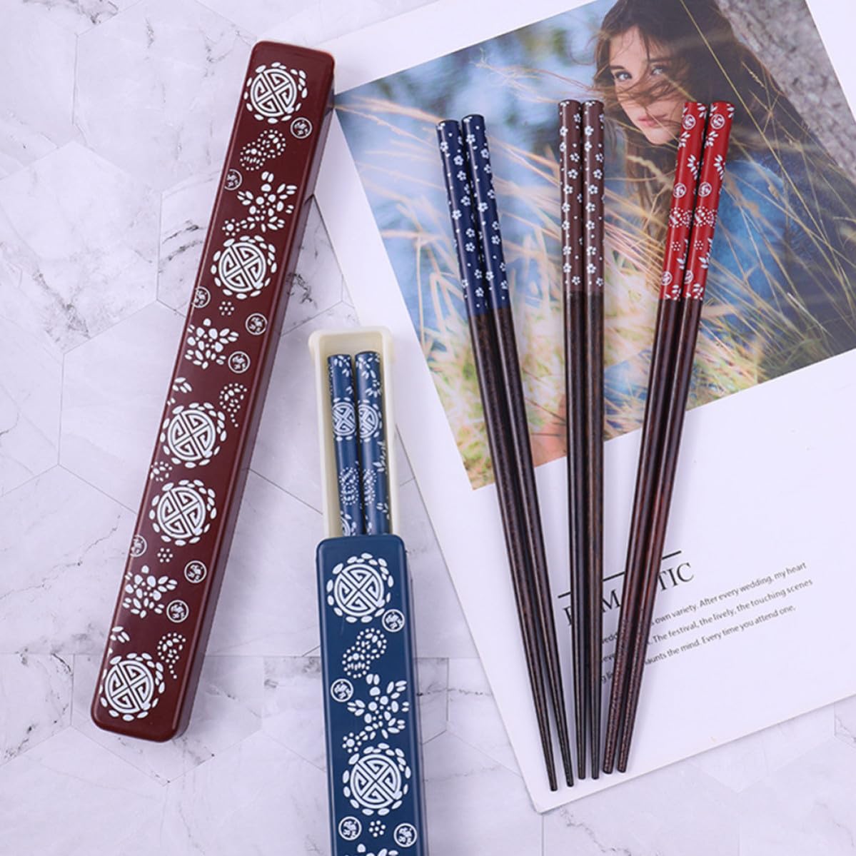 SOLUSTRE 2 Ensembles Baguettes Japonaises en Bois Antidérapantes avec Boîte de Rangement Portable en Abs, Surface Lisse et Design Ergonomique pour Usage Quotidien et Camping