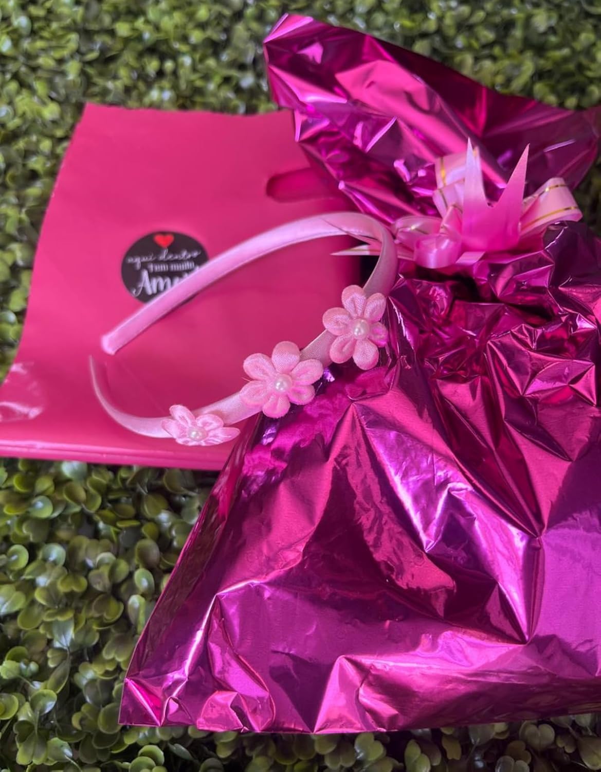 Tiara Infantil Faixa Arco De Cabelo Para Criança Rosa Ganha embalagem de presente em promoção! Veja a oferta e mais achadinhos de Laços & Tiaras Infantis 4 Hoje é o melhor dia para comprar Tiara Infantil Faixa Arco De Cabelo Para Criança Rosa Ganha embalagem de presente com aquele preço maroto! Promoção! Aproveite a oferta! 4