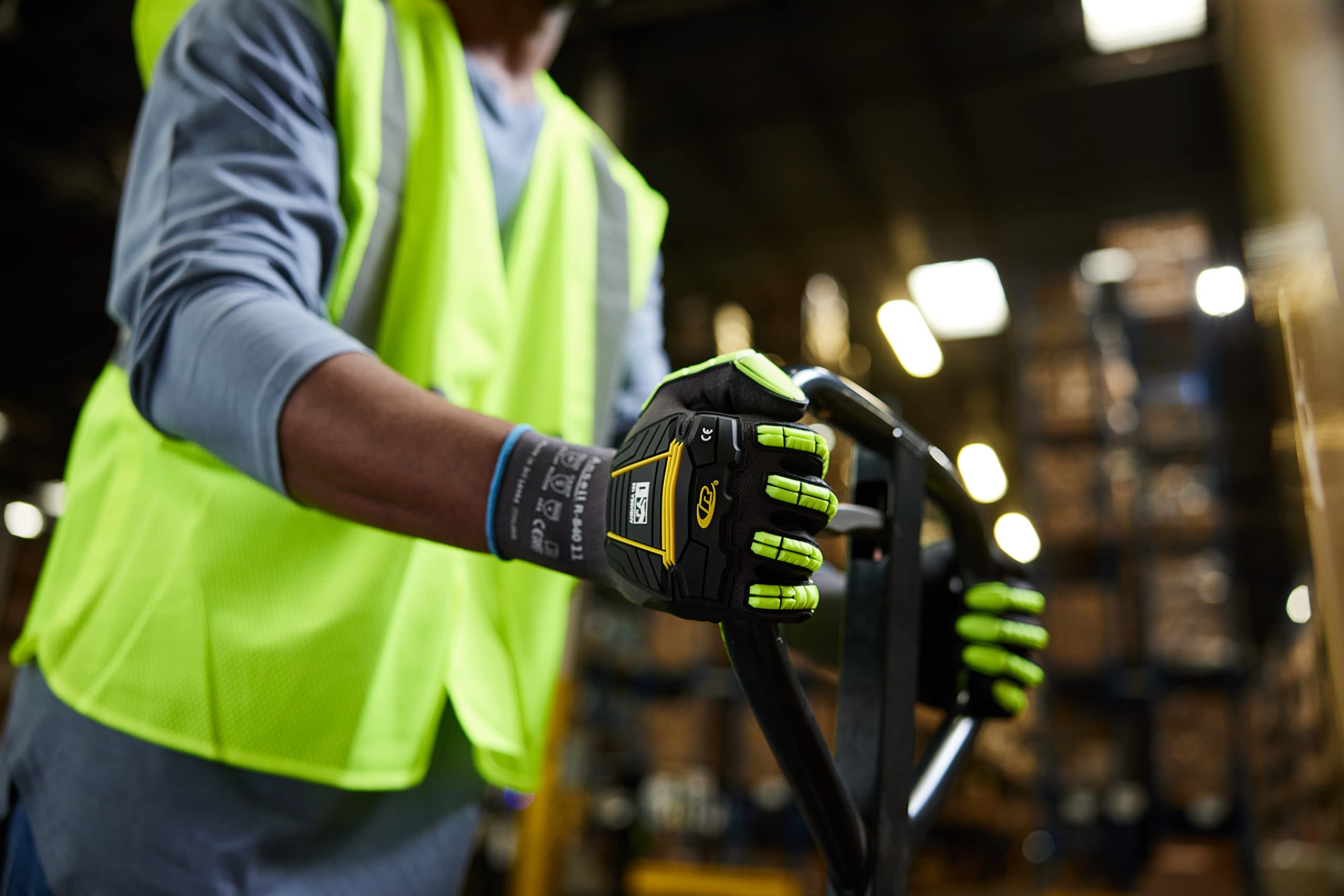 Ansell Ringers R840 Professional Work Gloves, Abrasion Resistant Nitrile Coating with Firm Grip - Image 2